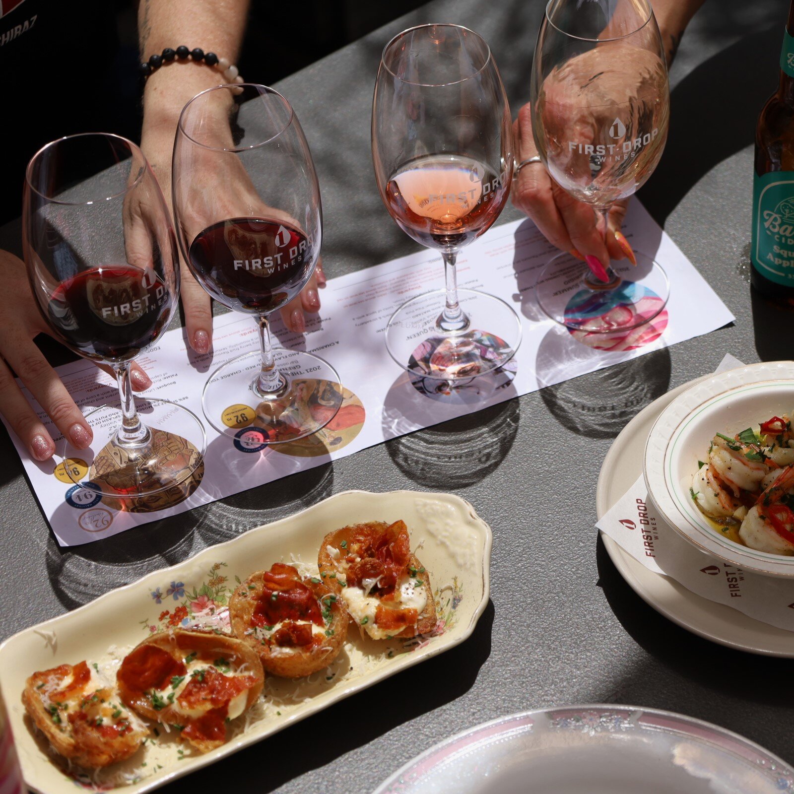 At @firstdropwines, award-winning reds and whites are best accompanied by an innovative mix of traditional and seasonal tapas. This delicious food + wine combination makes for a crowd-pleasing, effortlessly long lunch in the heart of the Barossa. 🍷
