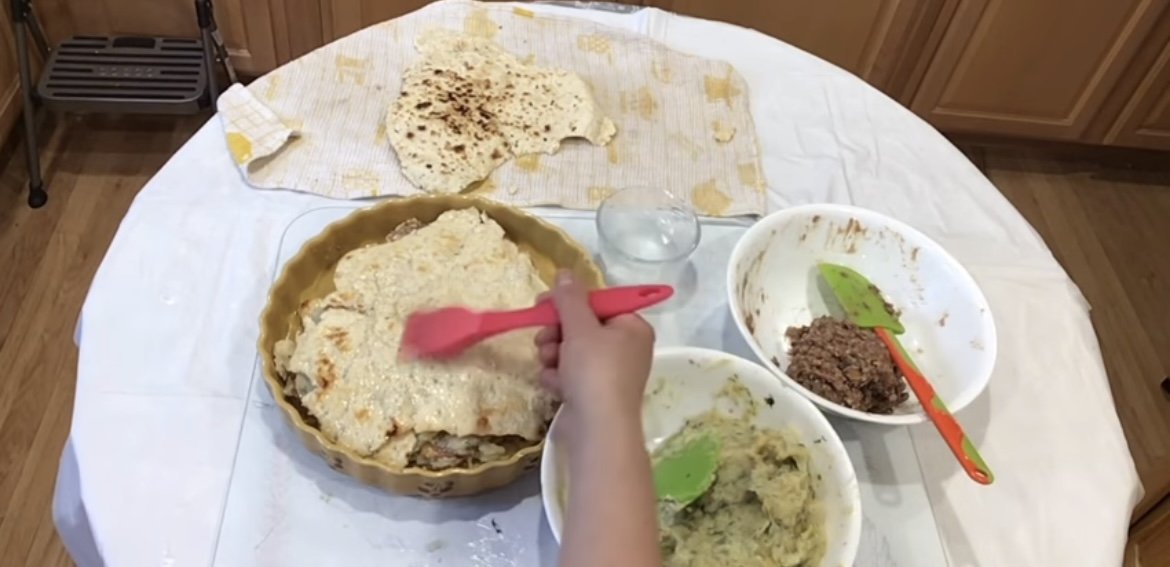 Passover Mina del Carna layered Meat &amp; Matzah — Sephardic Flavors | Jewish Mediterranean Food, delicious easy main dish for Passover that even beginners can make. surprise your guests with a beautiful and scrumptious main dish for Passover.