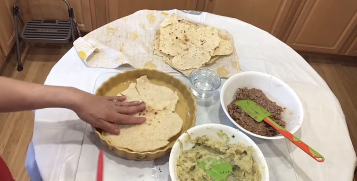 Passover Mina del Carna layered Meat &amp; Matzah — Sephardic Flavors | Jewish Mediterranean Food, delicious easy main dish for Passover that even beginners can make. surprise your guests with a beautiful and scrumptious main dish for Passover.