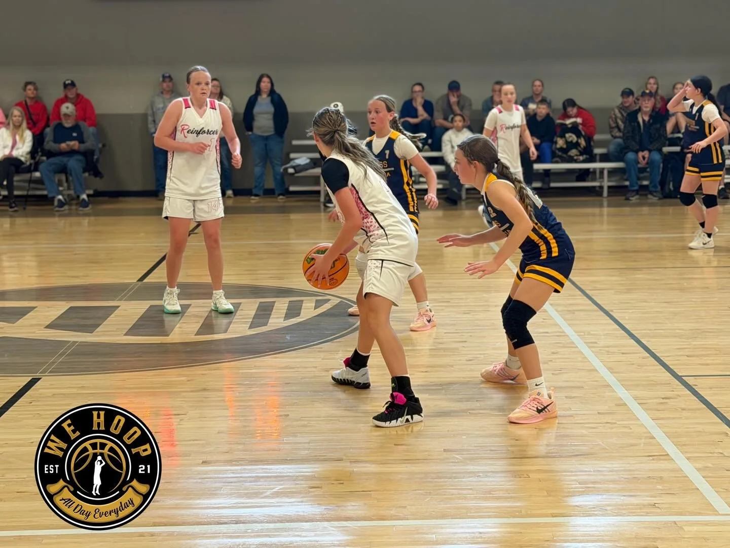 WE HOOP ELITE 100

We Hoop All Day Everyday!

#wehoopelite #ballislife #explore #explorepage #explorepage