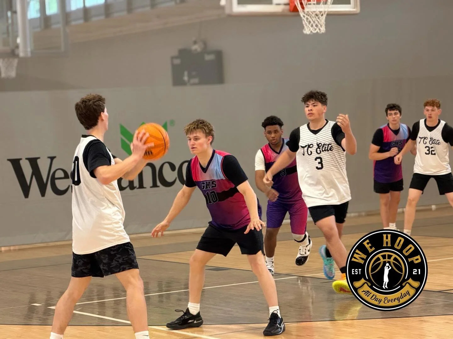 WE HOOP ELITE 100

We Hoop All Day Everyday!

#wehoopelite #ballislife #explore #explorepage #explorepage