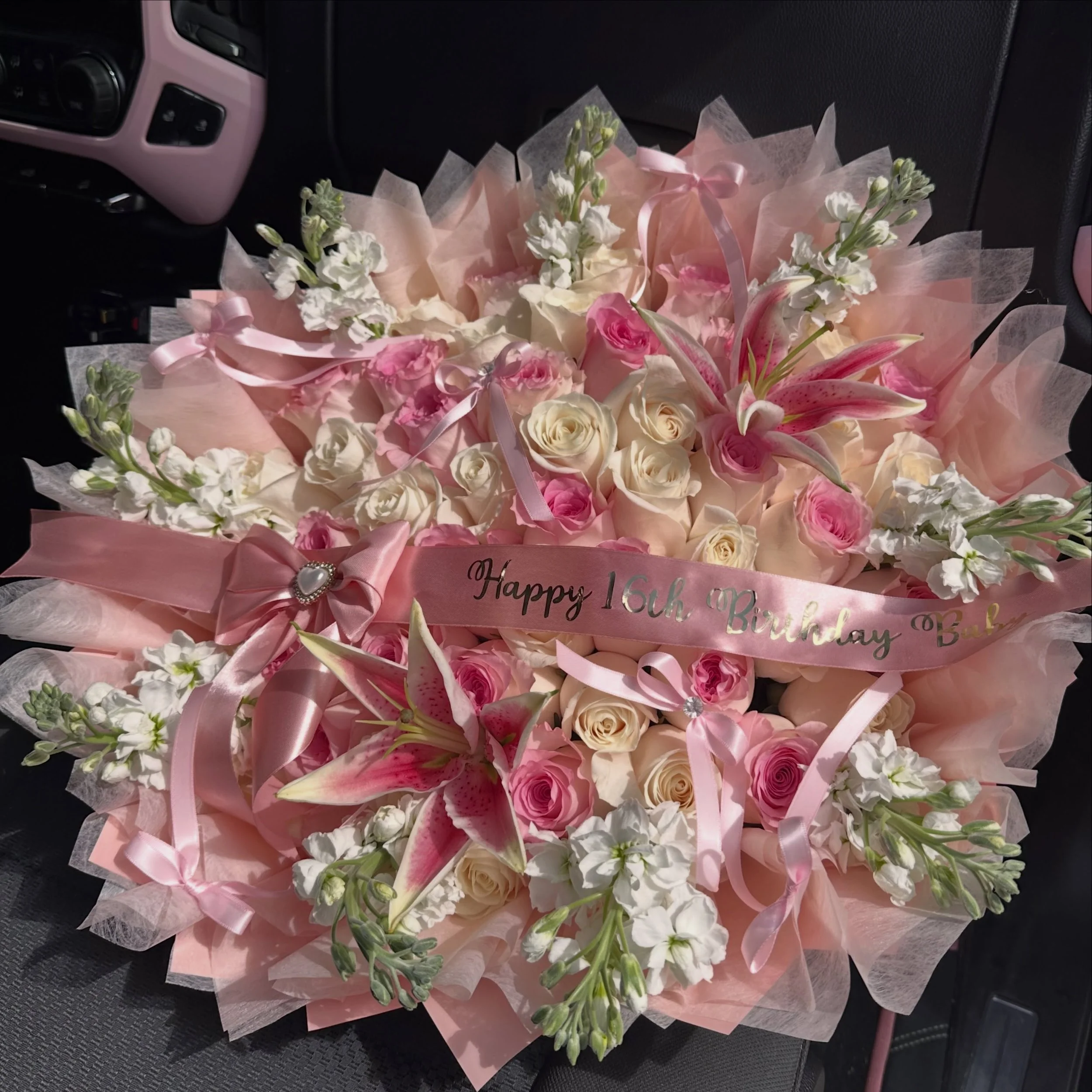 Birthday Lily Bouquet 💐🌸✨
💌 Dm us to order!

💸 Don&rsquo;t be shy ask us for any quotes!

🚛We deliver: Monday-Friday

✨Saturday by appointment only, must be ordered by Friday prior 3pm‼️

❌CLOSED EVERY SUNDAY❌ 

🎀 Pickup is in 34208 (Bradenton 