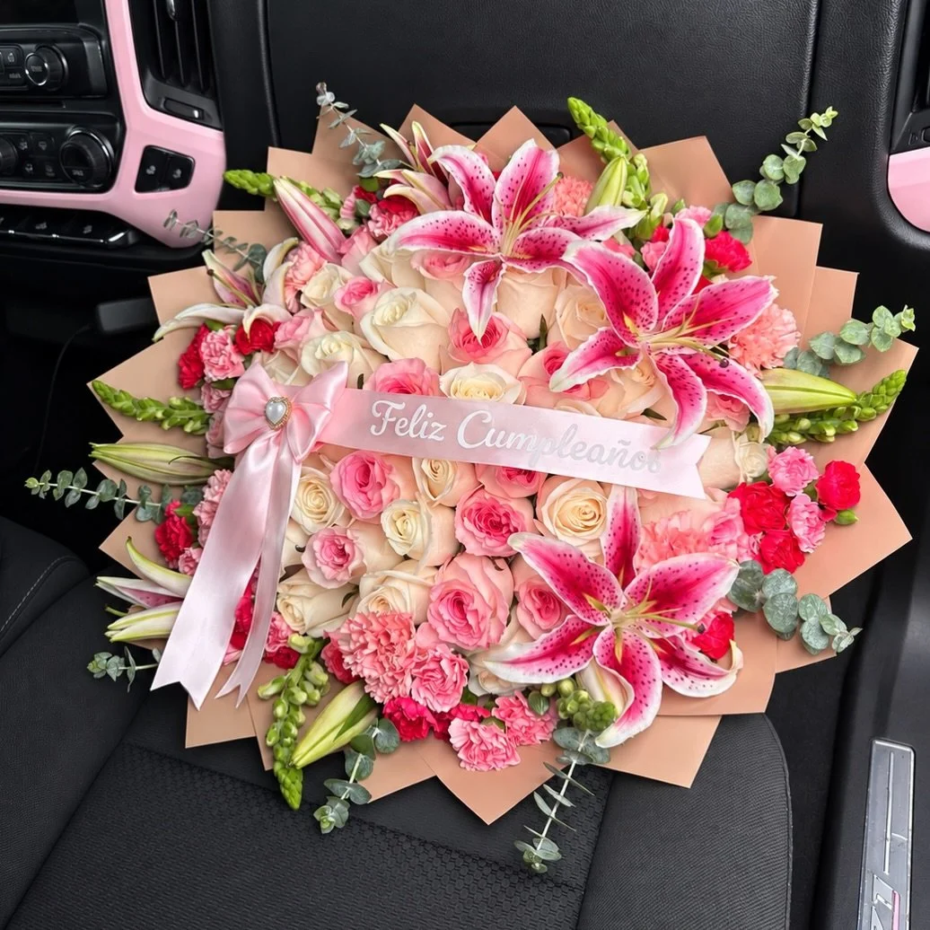 Lilies, Roses, and Carnation Flower Mix💐💕✨

💌 Dm us to order!

💸 Don&rsquo;t be shy ask us for any quotes!

🚛We deliver: Monday-Saturday

✨Check out our website (link in our bio)‼️

❌CLOSED EVERY SUNDAY❌ 

🎀 Pickup is in 34208 (Bradenton Florid