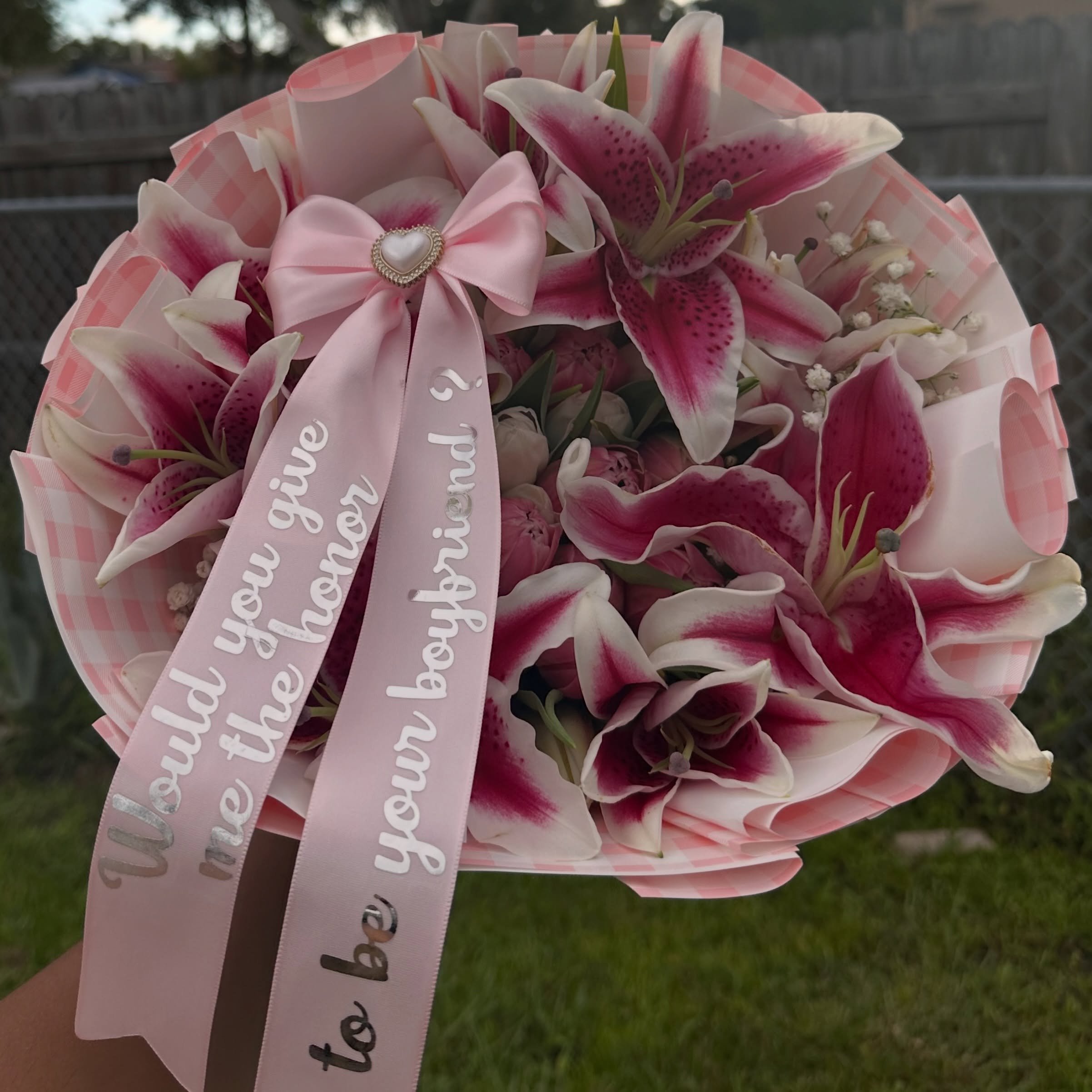 Lilies and tulips 💕💐

💌 Dm us to order!

💸 Don&rsquo;t be shy ask us for any quotes!

🚛We deliver: Monday-Saturday

✨Check out our website (link in our bio)‼️

❌CLOSED EVERY SUNDAY❌ 

🎀 Pickup is in 34208 (Bradenton Florida)
#flowers #lilies #t