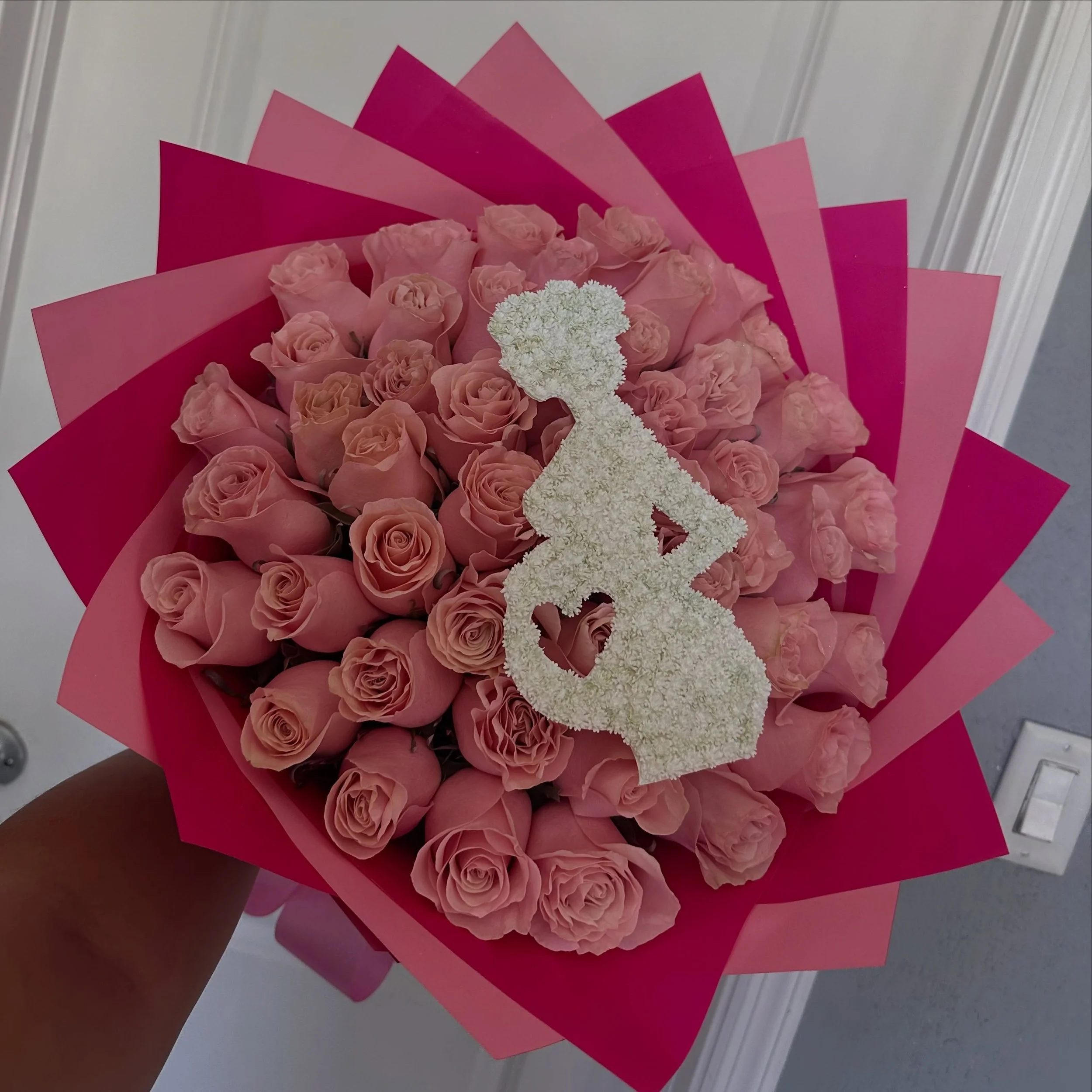 NEW MOMMA IN TOWN!!!💐🌸💗✨
💌 Dm us to order!

💸 Don&rsquo;t be shy ask us for any quotes!

🚛We deliver: Monday-Saturday

✨Check out our website (link in our bio)‼️

❌CLOSED EVERY SUNDAY❌ 

🎀 Pickup is in 34208 (Bradenton Florida)
#flowers #mombo