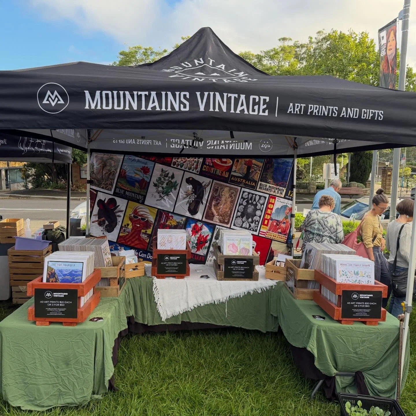 Our first market for the year @springwoodgrowersmarket - it&rsquo;s such a vibe here already, we are right next to Padio Plants. Looking forward to seeing you all today and thanks for supporting local small businesses 
#springwoodgrowers #mountainsvi