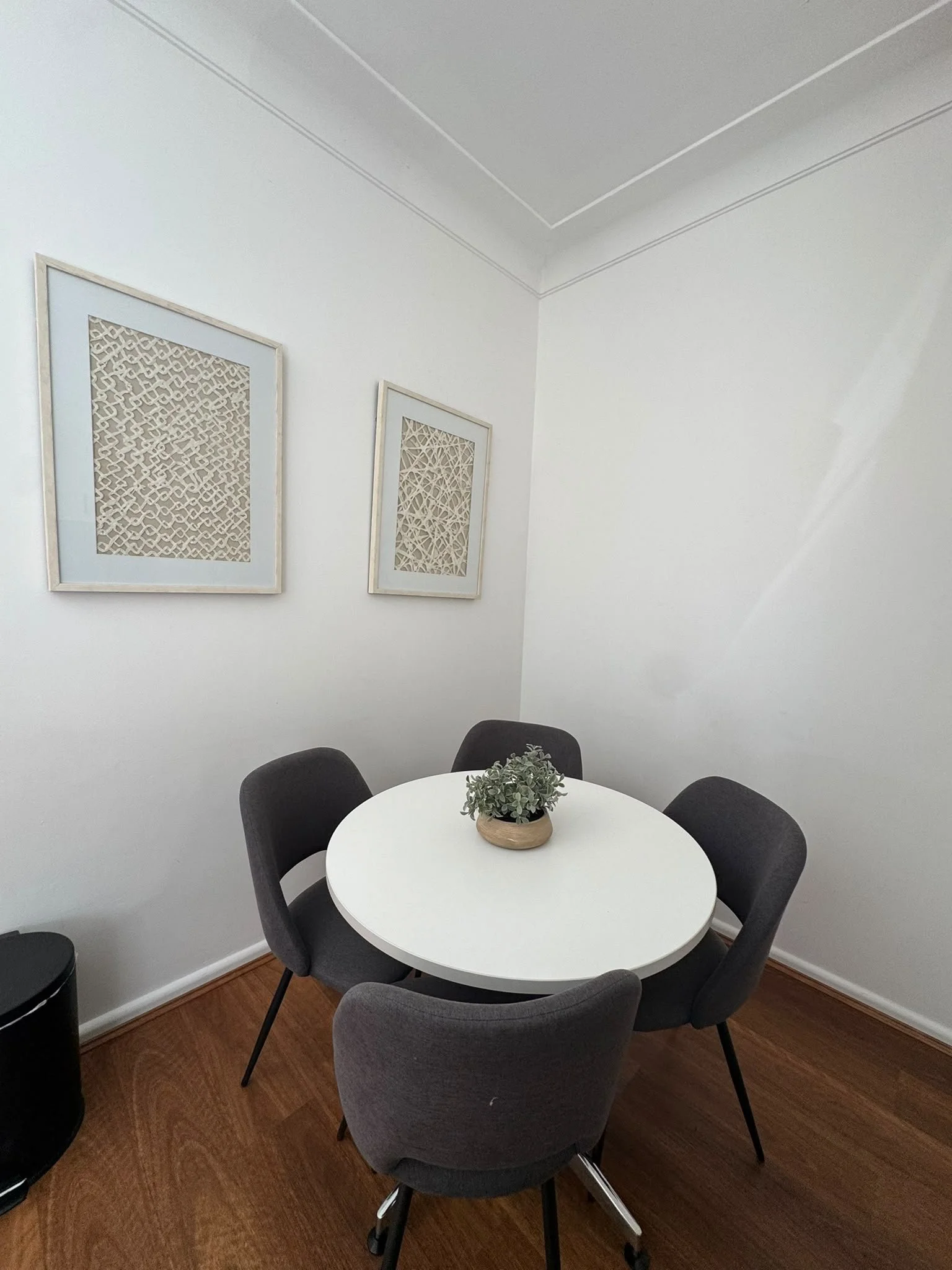 Echo villa dining area