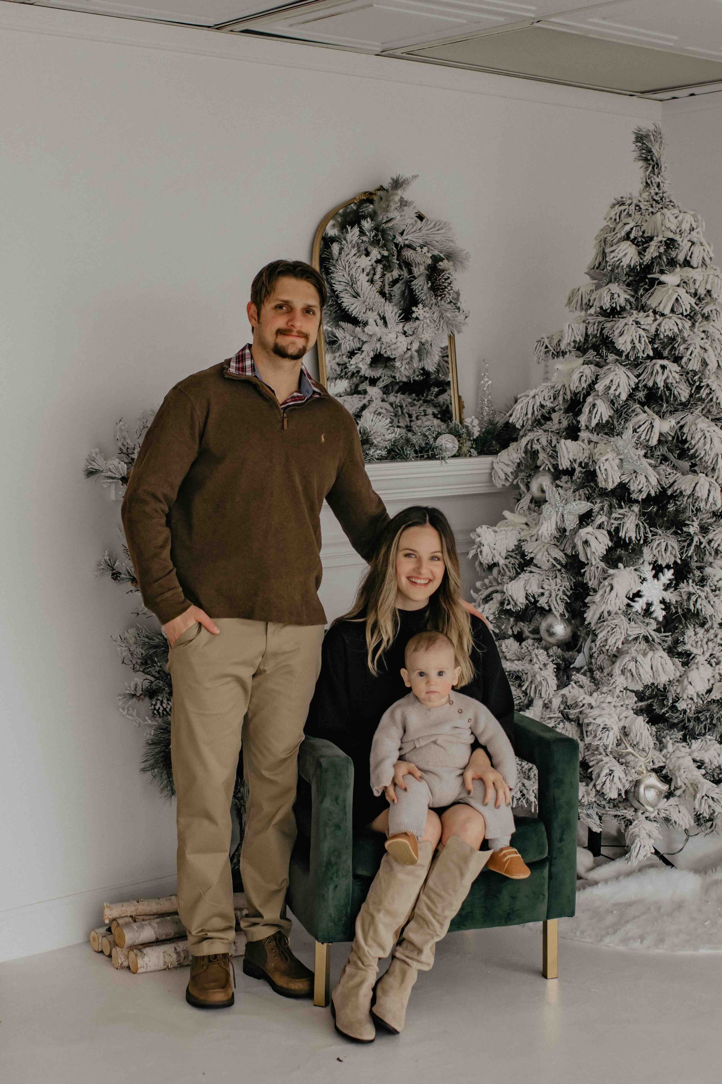 12-2-2023 Lowrey Family-8.jpeg