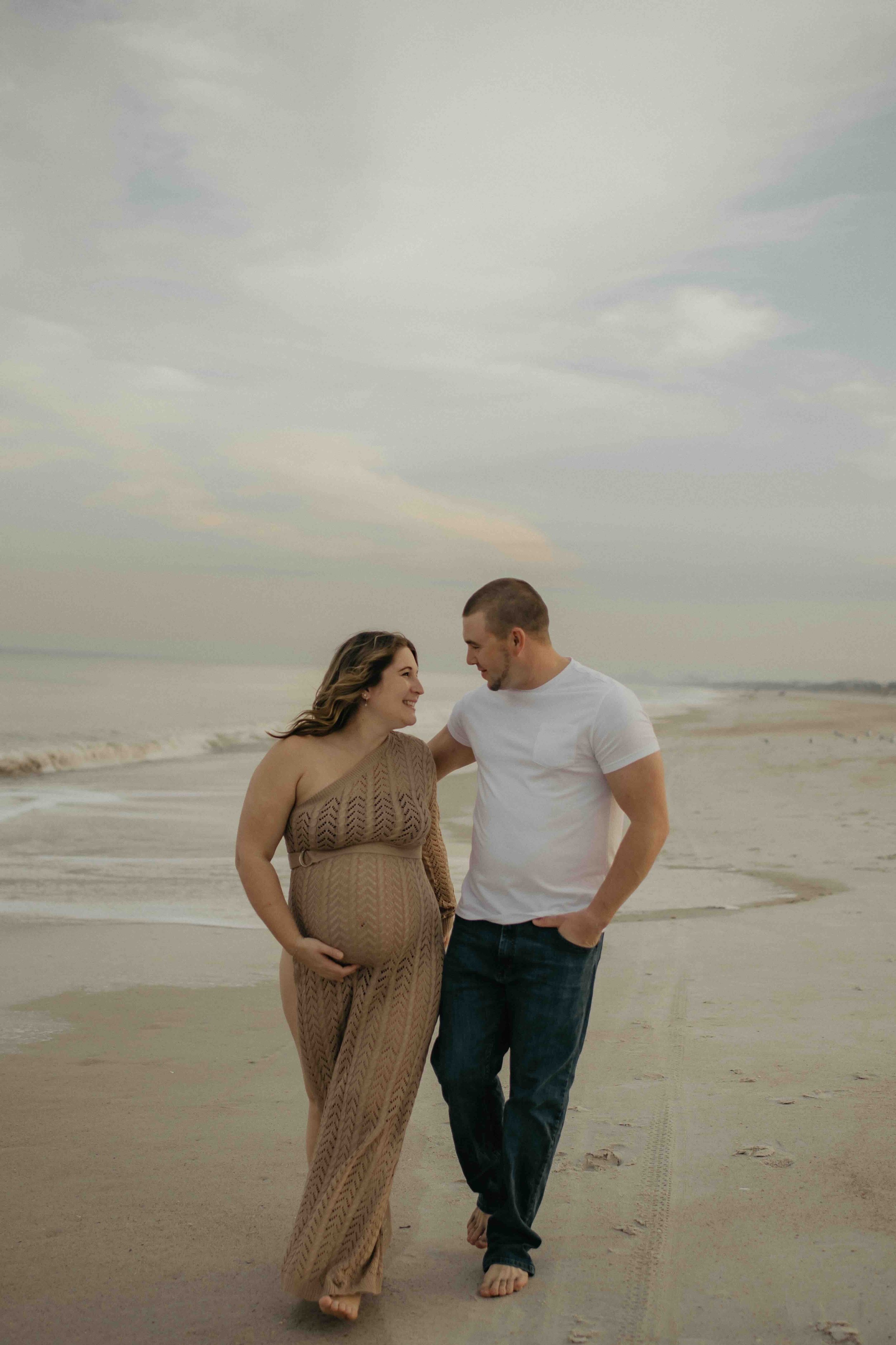 1-20-23 Connor Maternity Photos-15.jpeg