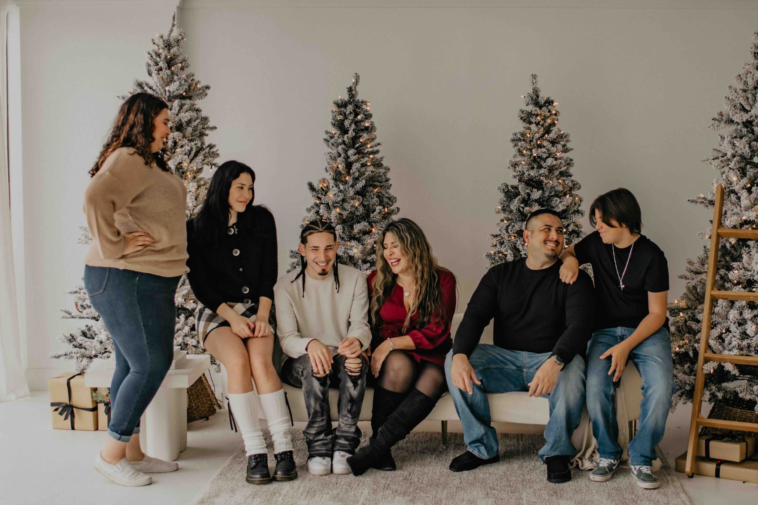 12-2-2023 Torres Family-3.jpeg