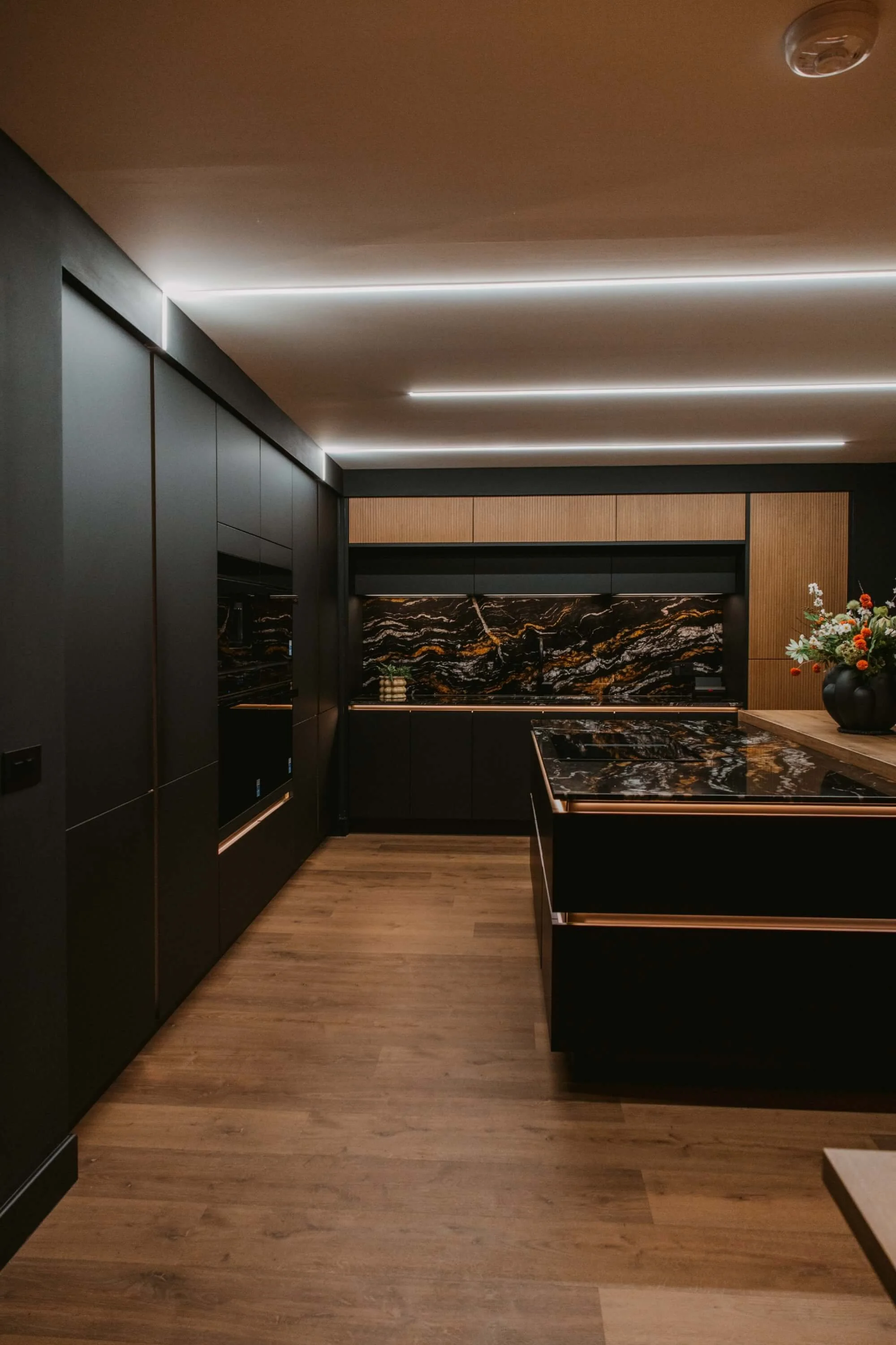 Matt Black and Oak Handleless Kitchen in Fraserburgh