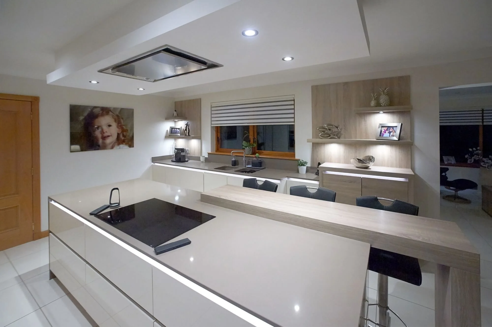 White & Oak Handleless Kitchen in Fraserburgh