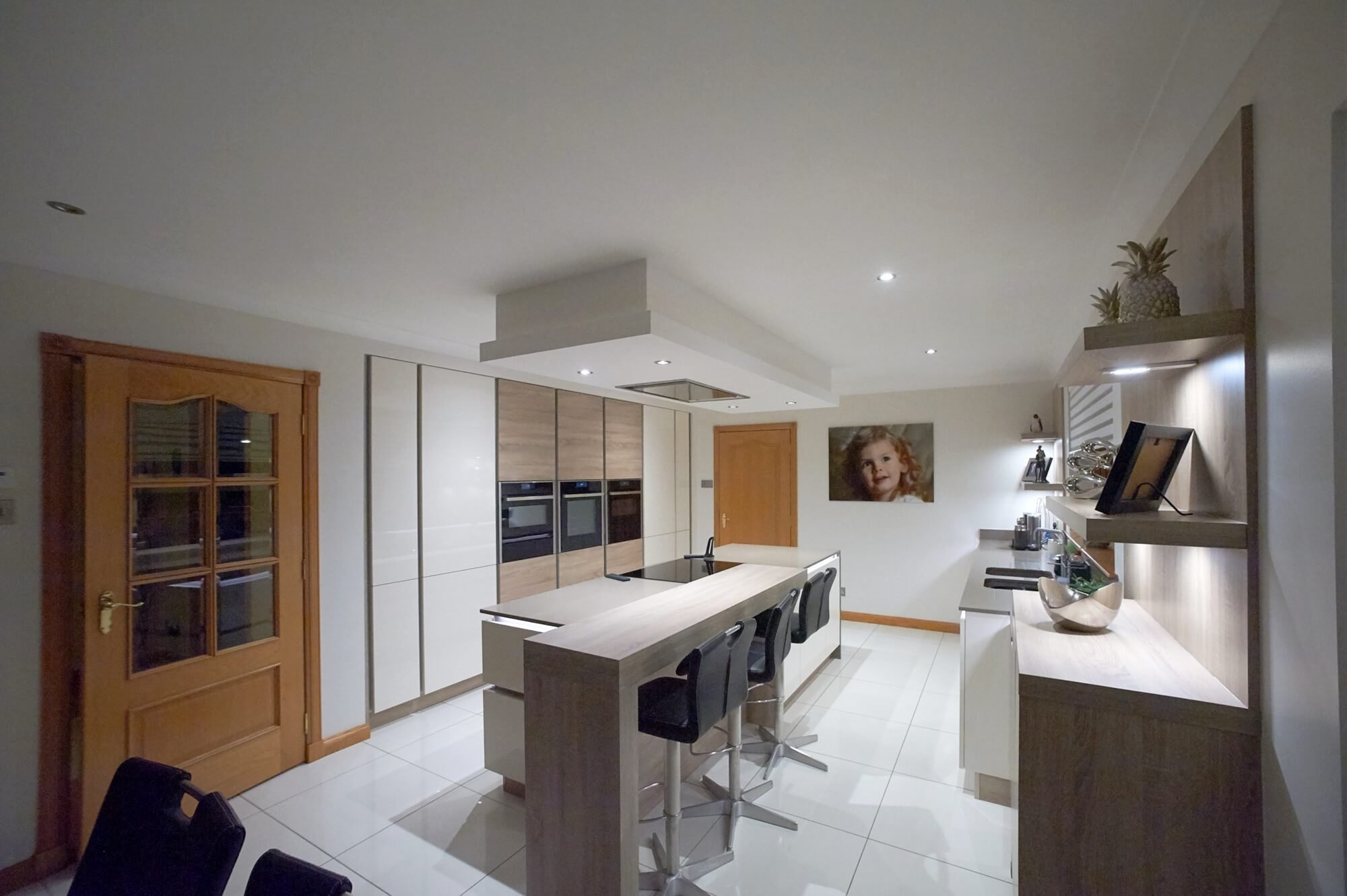 White & Oak Handleless Kitchen in Fraserburgh