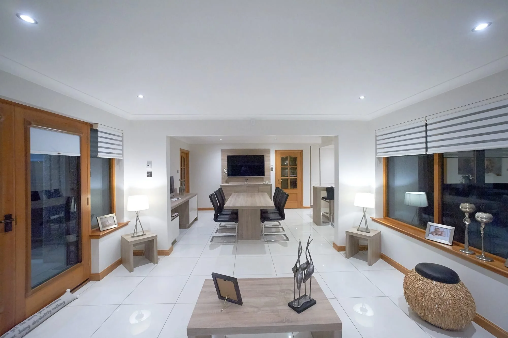 White & Oak Handleless Kitchen in Fraserburgh