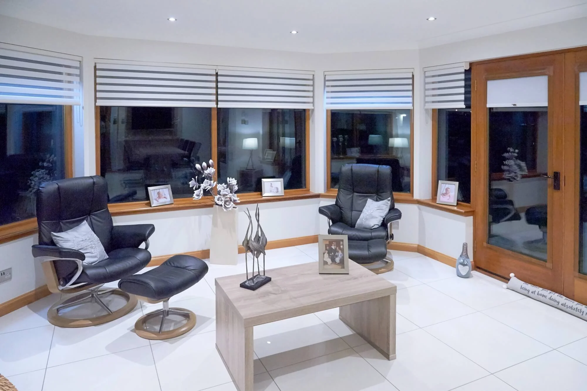White & Oak Handleless Kitchen in Fraserburgh