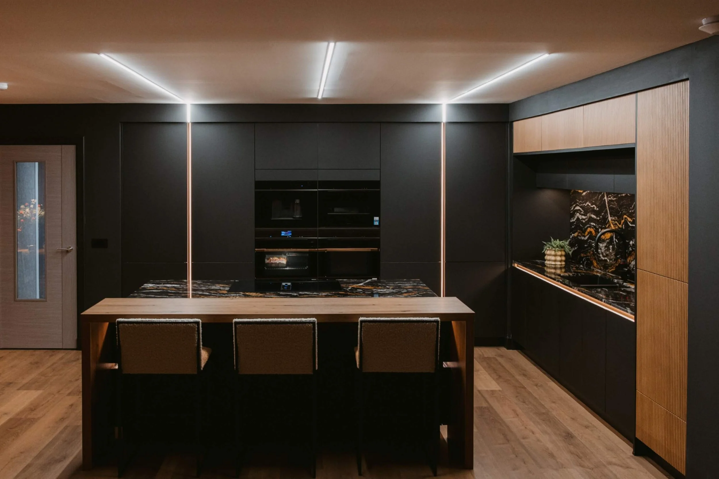 Matt Black and Oak Handleless Kitchen in Fraserburgh