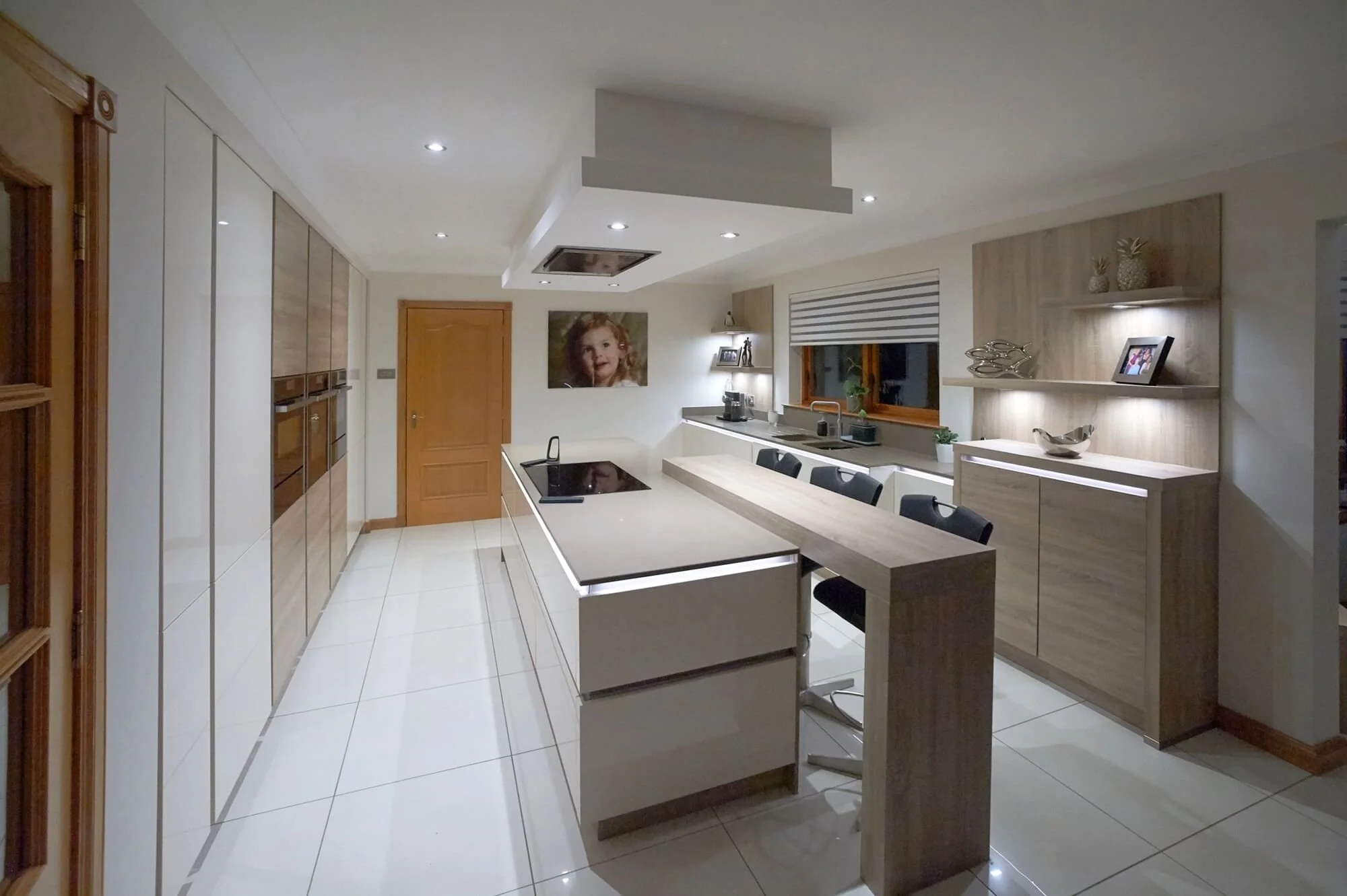 White & Oak Handleless Kitchen in Fraserburgh