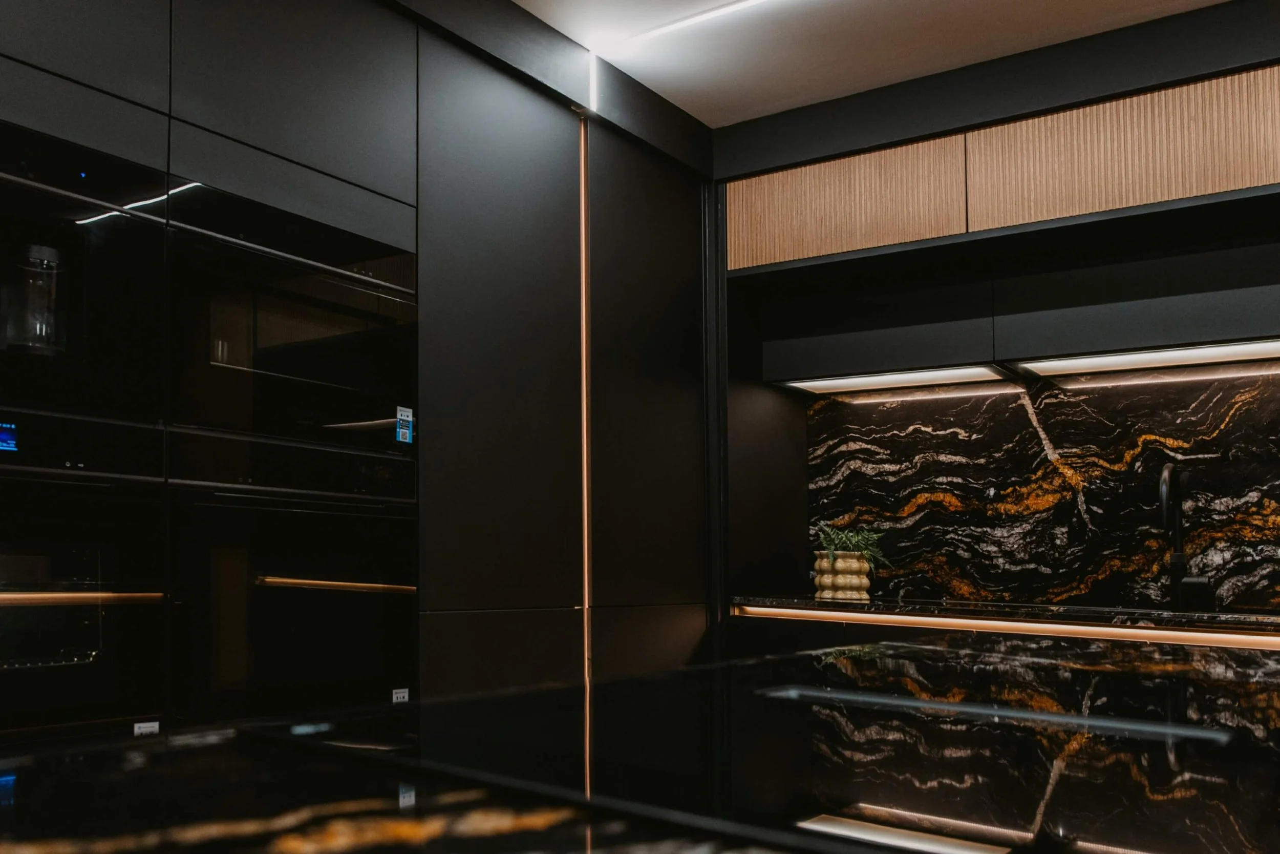 Matt Black and Oak Handleless Kitchen in Fraserburgh