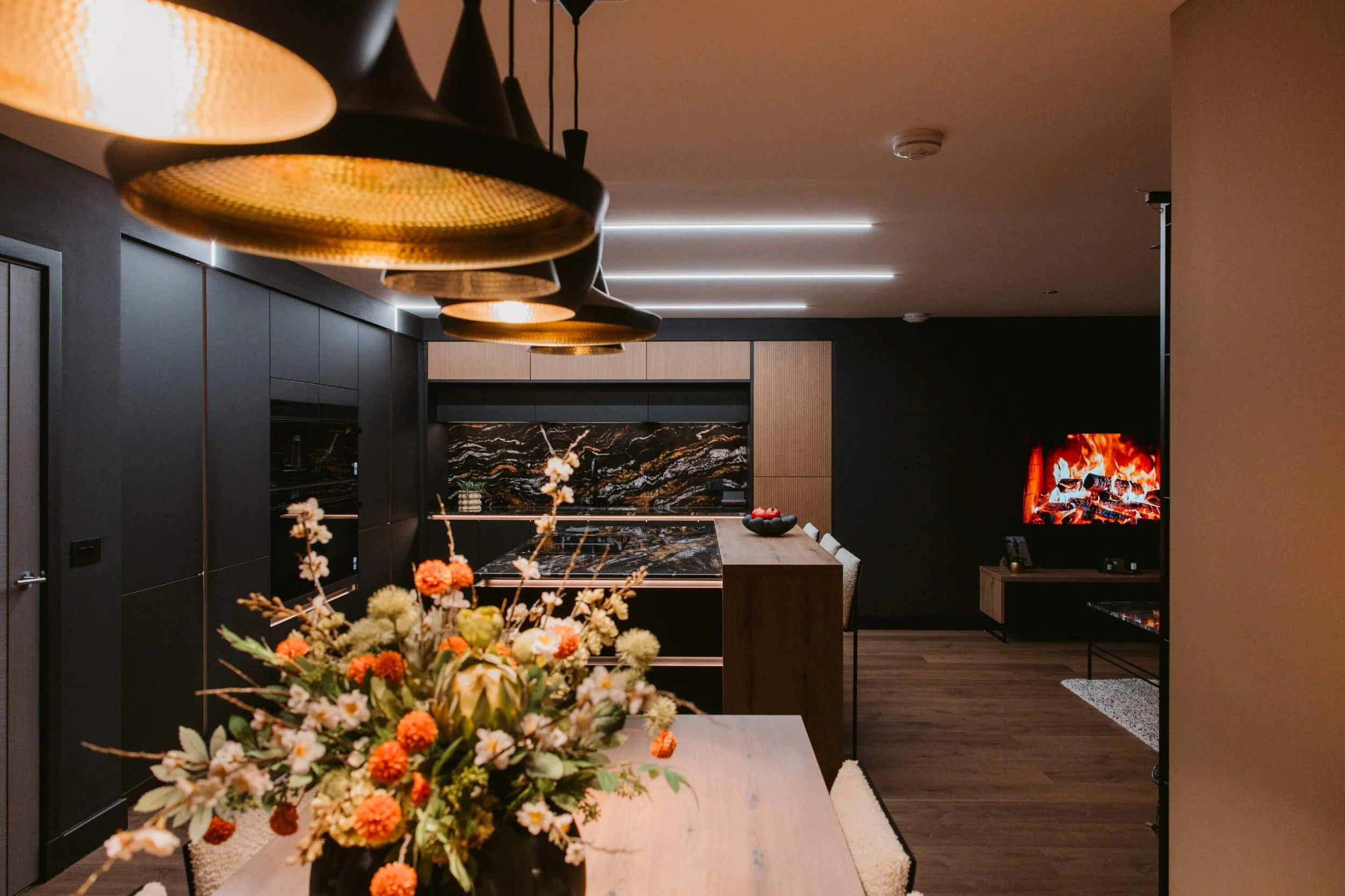 Matt Black and Oak Handleless Kitchen in Fraserburgh