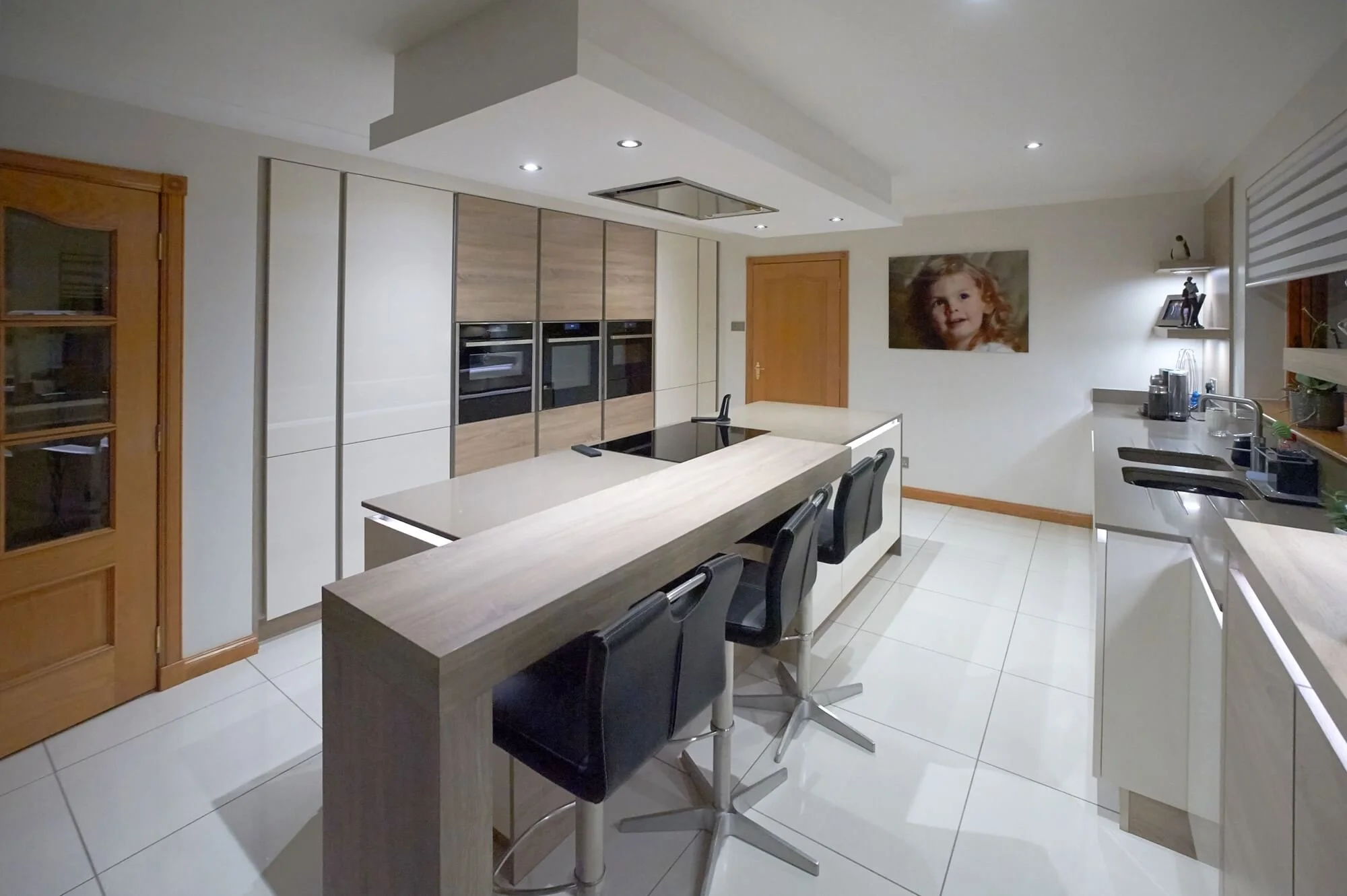 White & Oak Handleless Kitchen in Fraserburgh