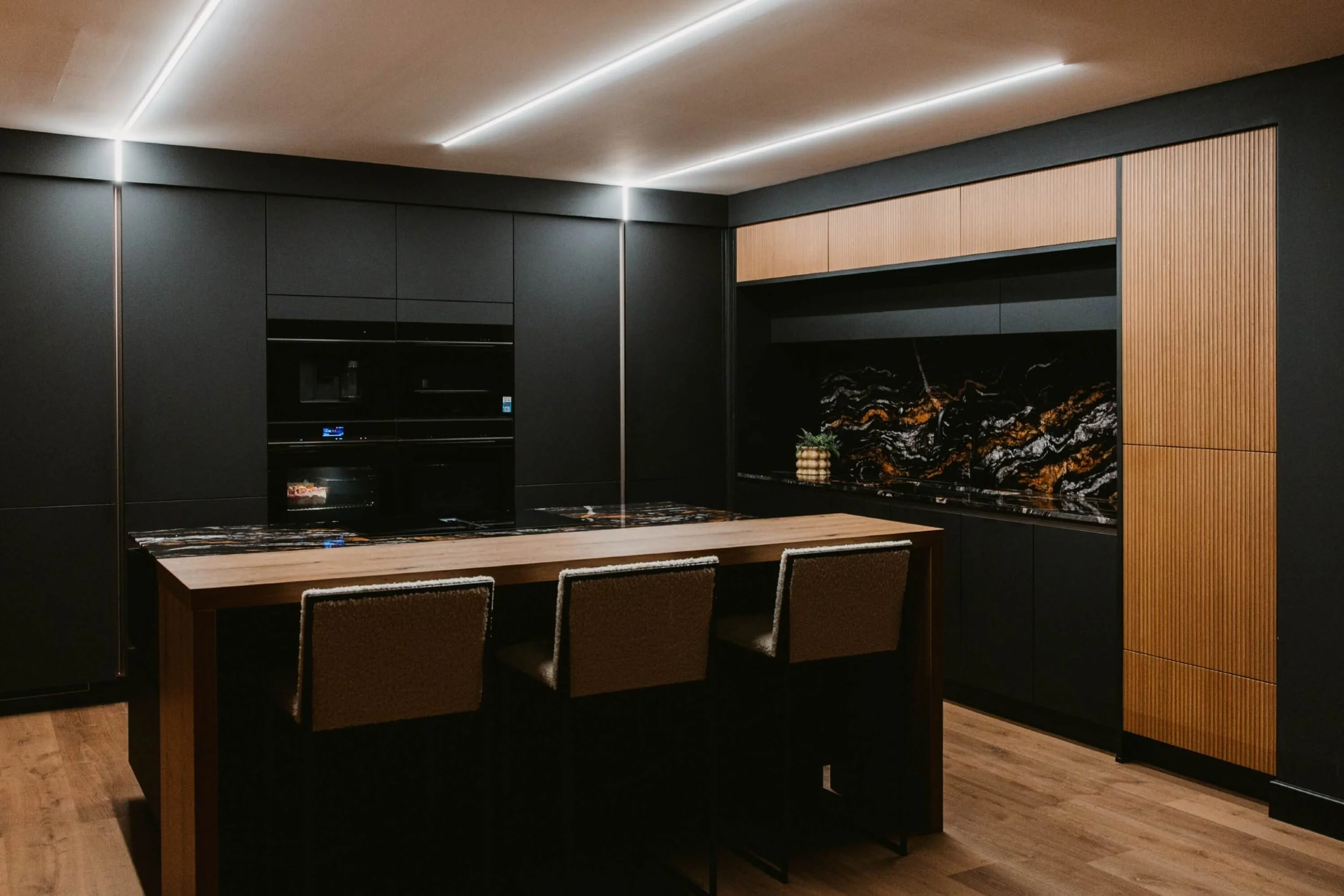 Matt Black and Oak Handleless Kitchen in Fraserburgh