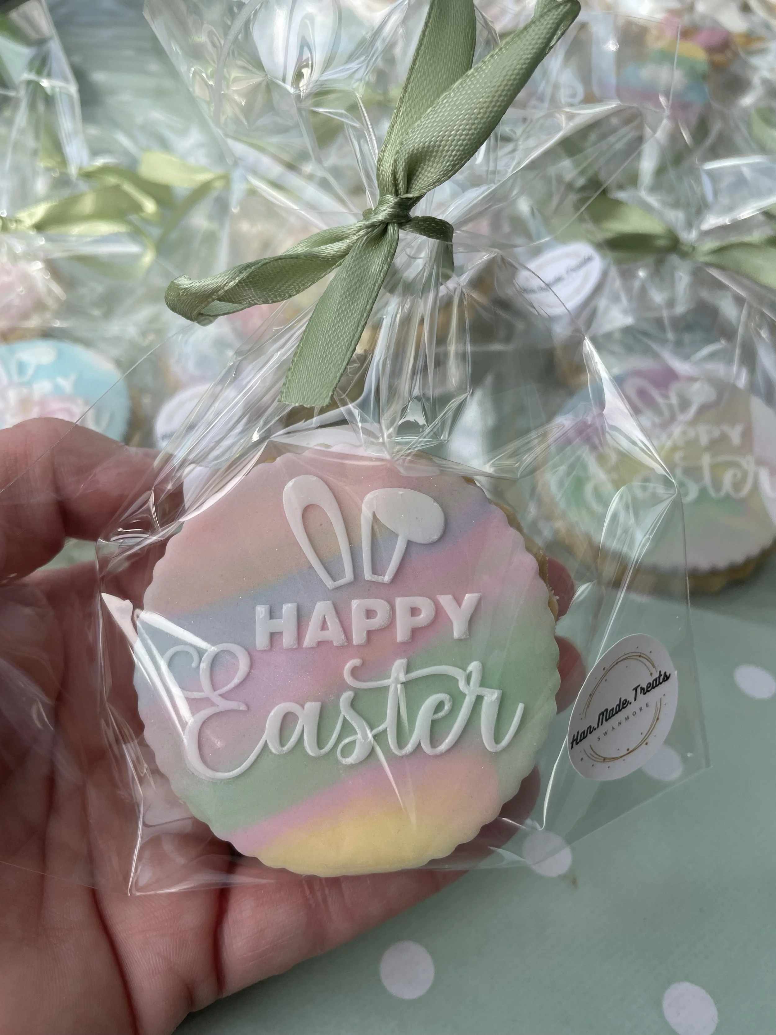 'Happy Easter' Shortbread Biscuit - £3