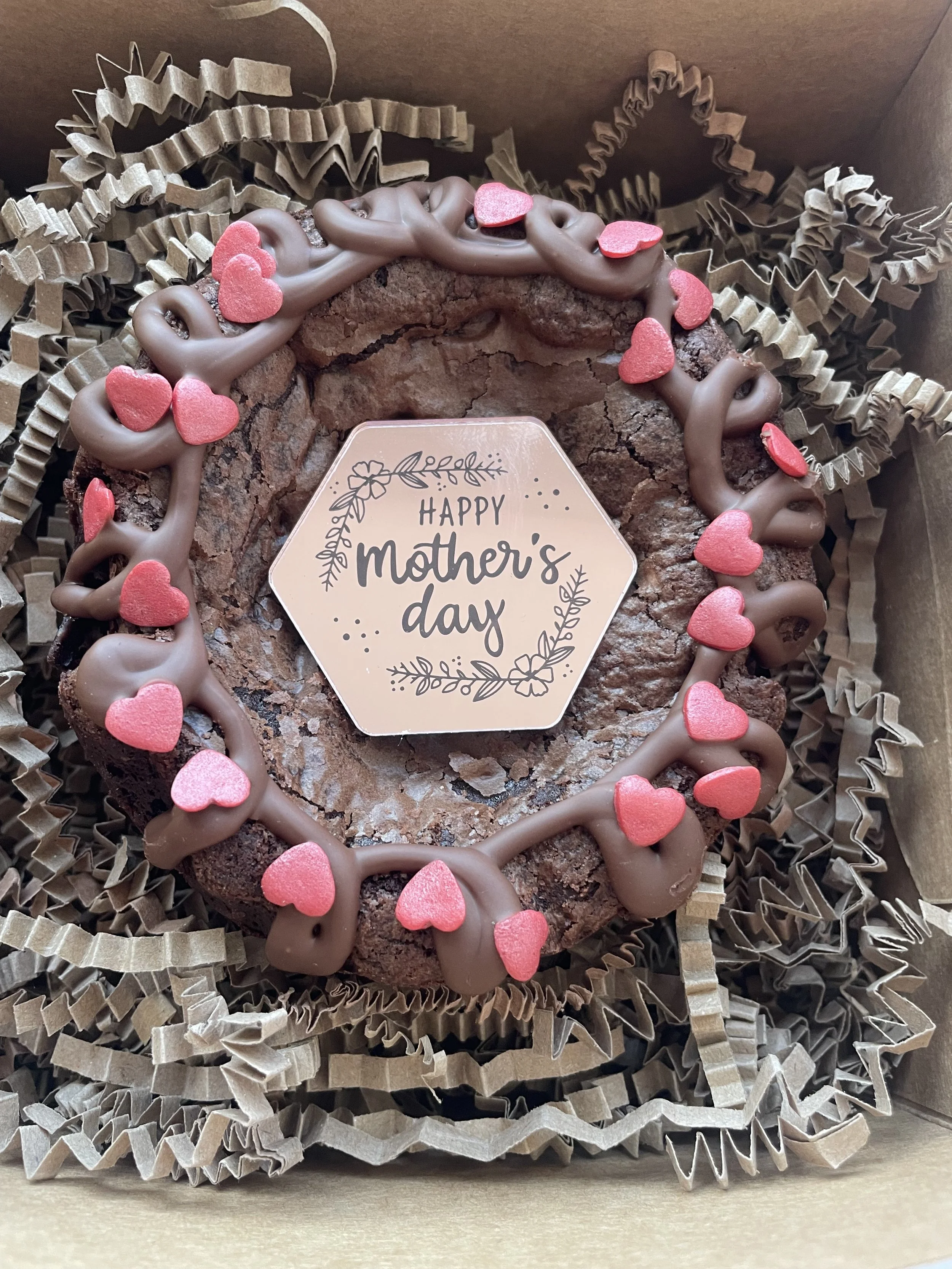 Mini Triple Choc Brownie Round (serves approx 4 portions) - £9