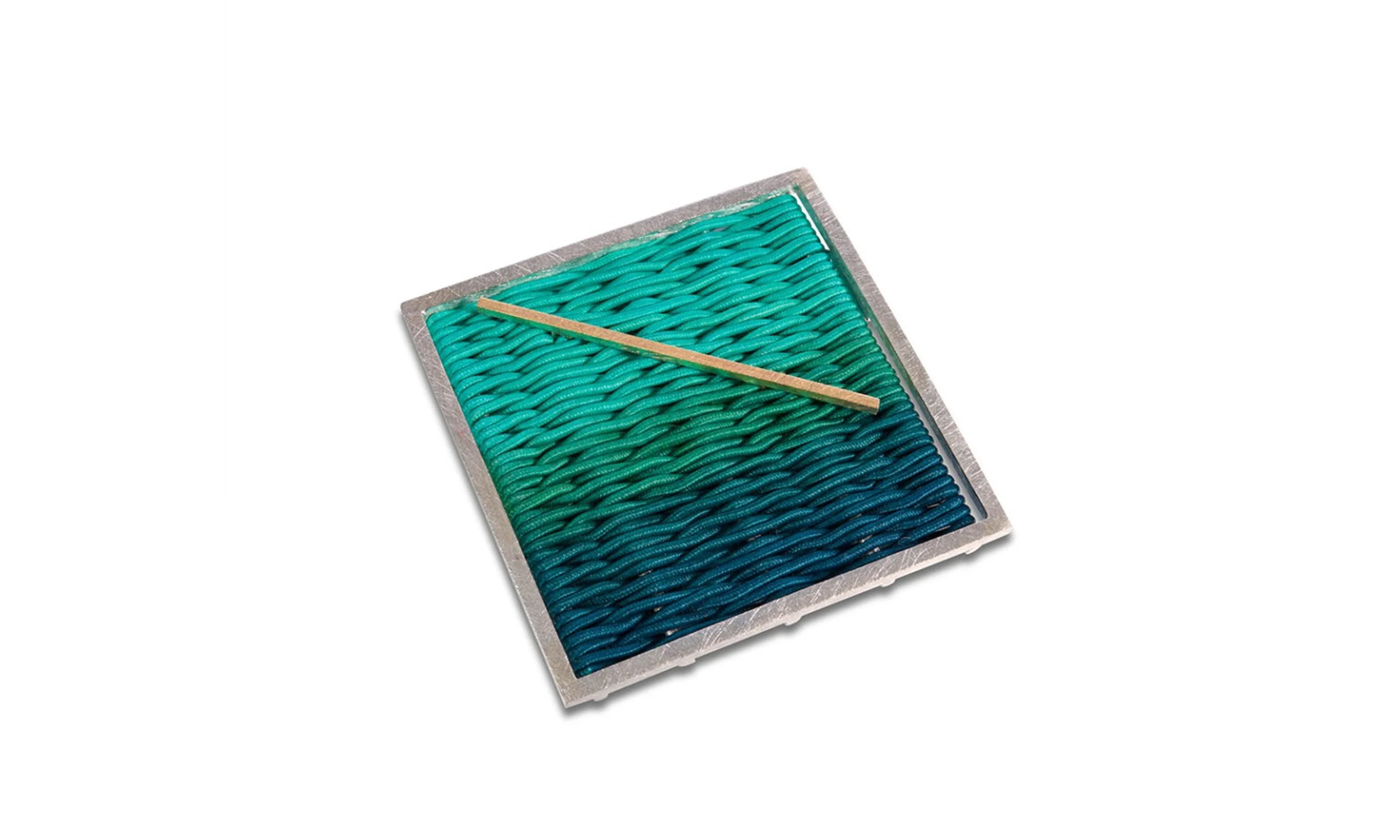 Unpicking the Relationship Between Jewellery and Textiles