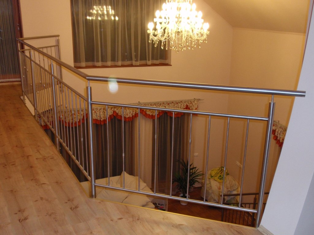 Pálcás-inox-korlát.jpg