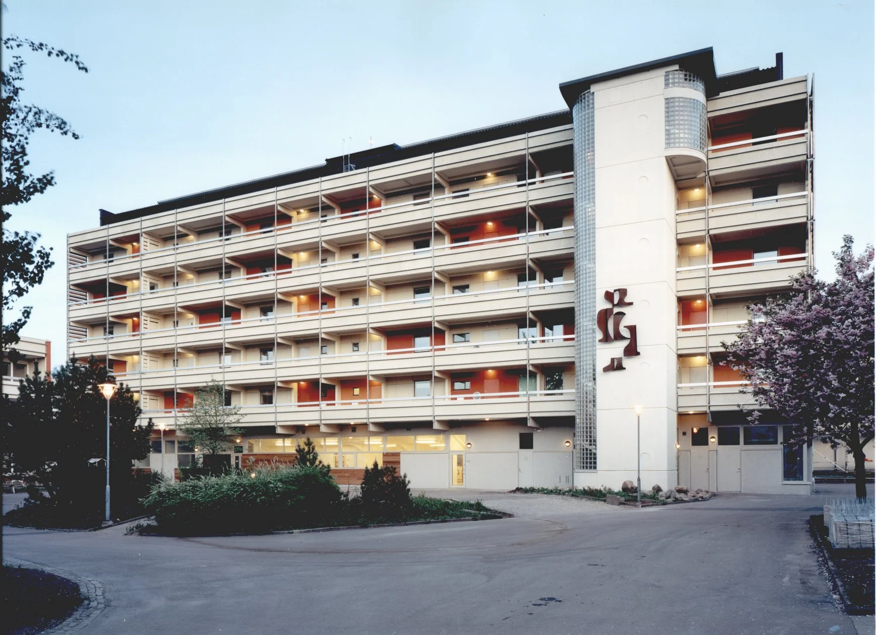 Solhusen i Gardsten evening Nordstrom Kelly Arkitekter.jpg