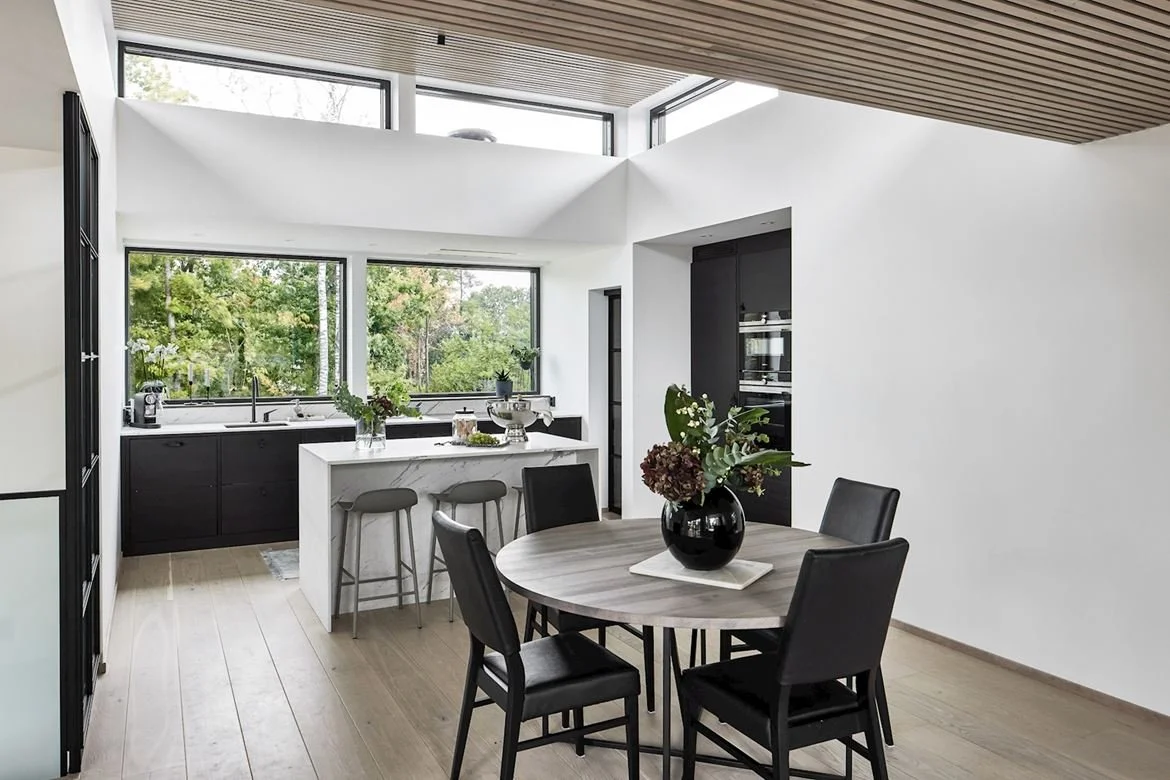 nordstrom-kelly-arkitekter-villa-nordic-goteborg-runt-bord.jpg