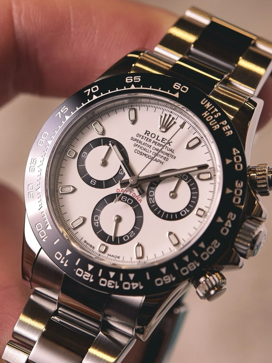 Rolex Daytona 116500LN &mdash; 40 mm Oystersteel case, fixed black Cerachrom bezel, automatic chronograph calibre 4130. A modern classic with balanced proportions.

#thewatchbarn #chrono24 #Rolex #Daytona116500LN #Daytona Cerachrom Chronograph WatchC
