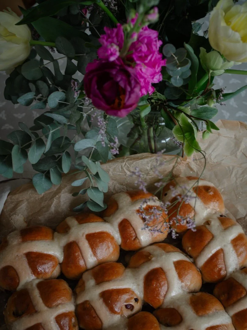 Writing in her own inimitable style in 1977, Elizabeth David says of Hot Cross Buns:

&lsquo;Bath buns, hot cross buns, spice buns, penny buns, Chelsea buns, currant buns - all these &ldquo;small, soft, plump, sweet, fermented&rdquo; cakes are Englis