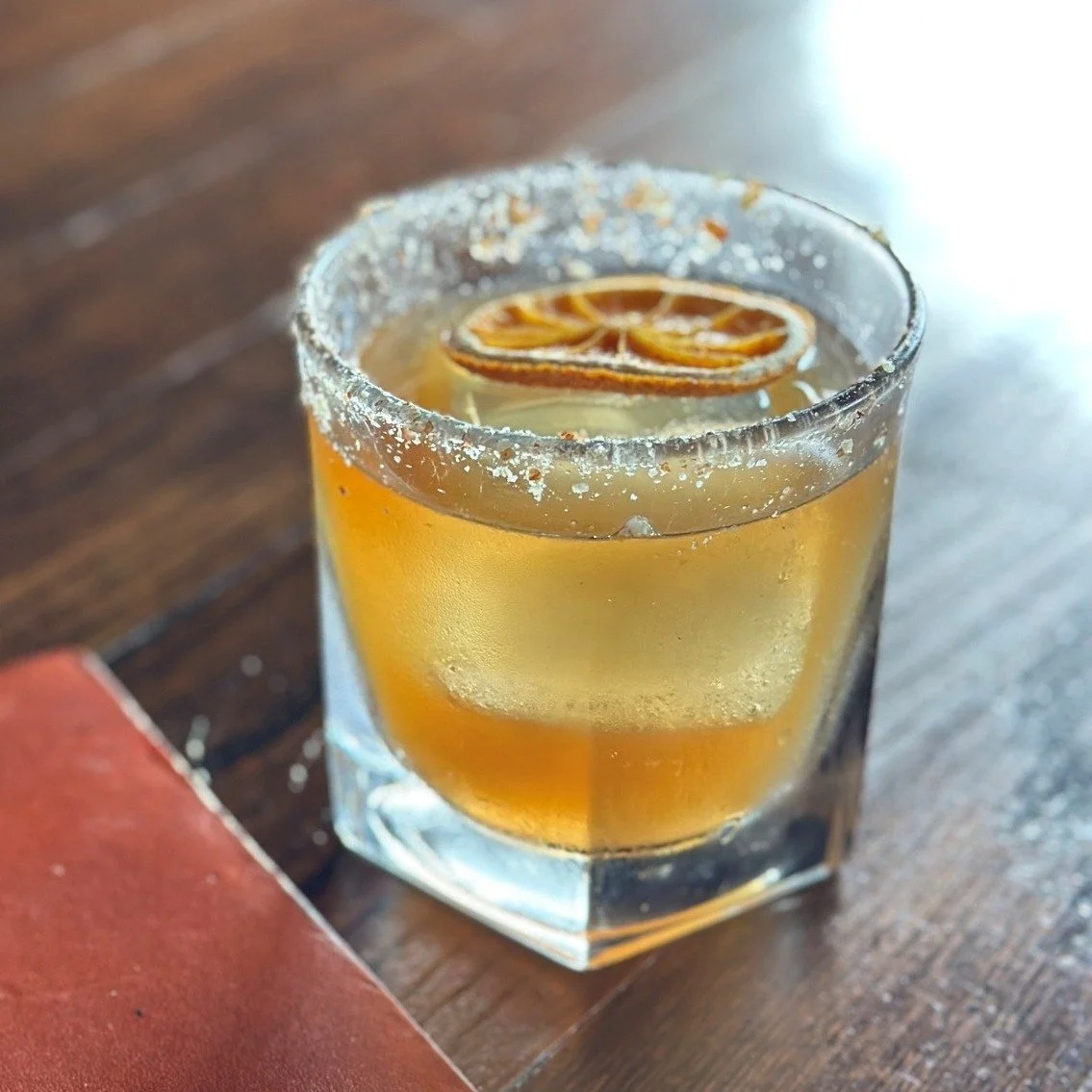 Turning Seasons 🍂
Our take on an Old Fashioned features brown butter&ndash;infused bourbon, pecan syrup, and barrel-aged bitters. Cozy, layered, and perfectly balanced.

Call us at (214) 726-0251 for reservations.

 #harvestatthemasonic #livemusicmc