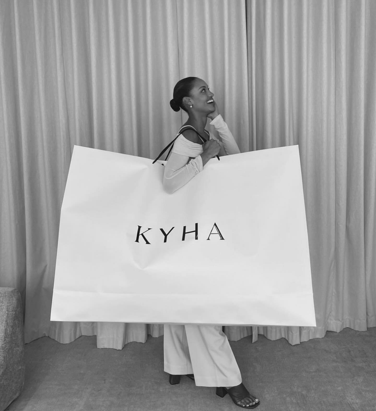 When you shop the Chosen by Kyha Trunkshow at Moonlight Lace in Reno and get 10% off! 🖤

Shop the sale in store through May 12th and receive 10% off your total purchase! Gowns and minis included

Photo of @nonnynaitanui from @chosenbykyha