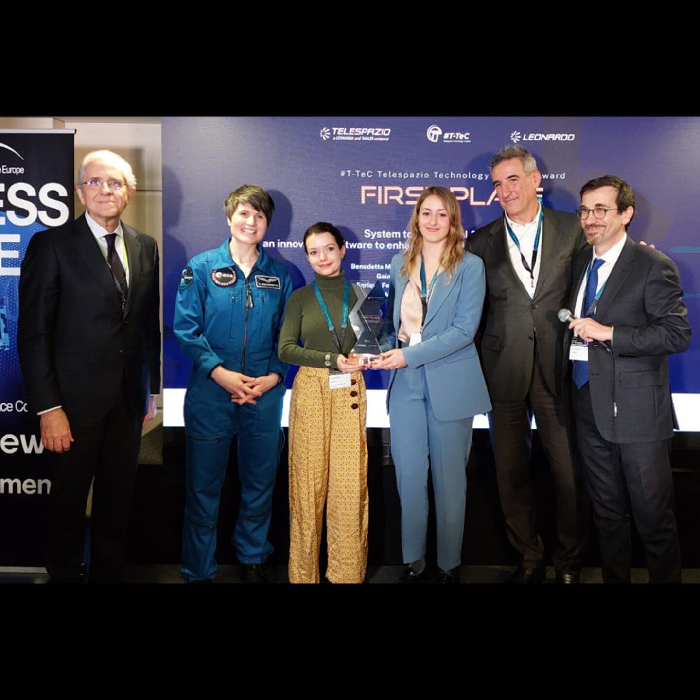 Back to the TTec 2022 awards ceremony, promoted by @leonardo_company and @telespazio_company, which rewarded Ecosmic's team for the development of SAFE! 
Some pictures also from the Telespazio Roadshow held in Rome in February, during which @gaia_ohj