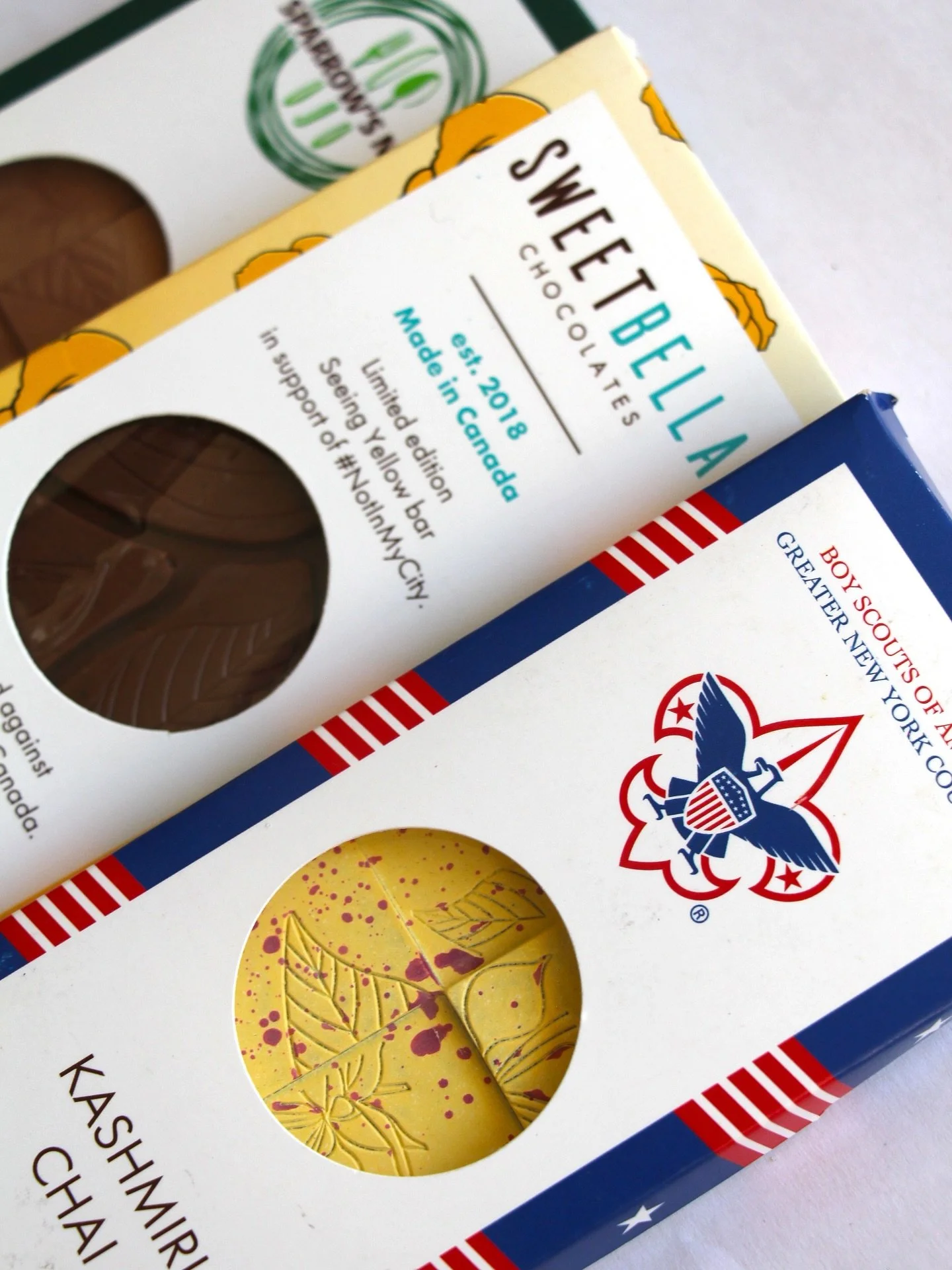 Our bars, your brand. 🤝
We love connecting with local businesses to create custom chocolate bars that share brand stories, elevate events, and delight clients.
Choose one of our 8 classic flavours and our team will design a unique wrapper, just fo