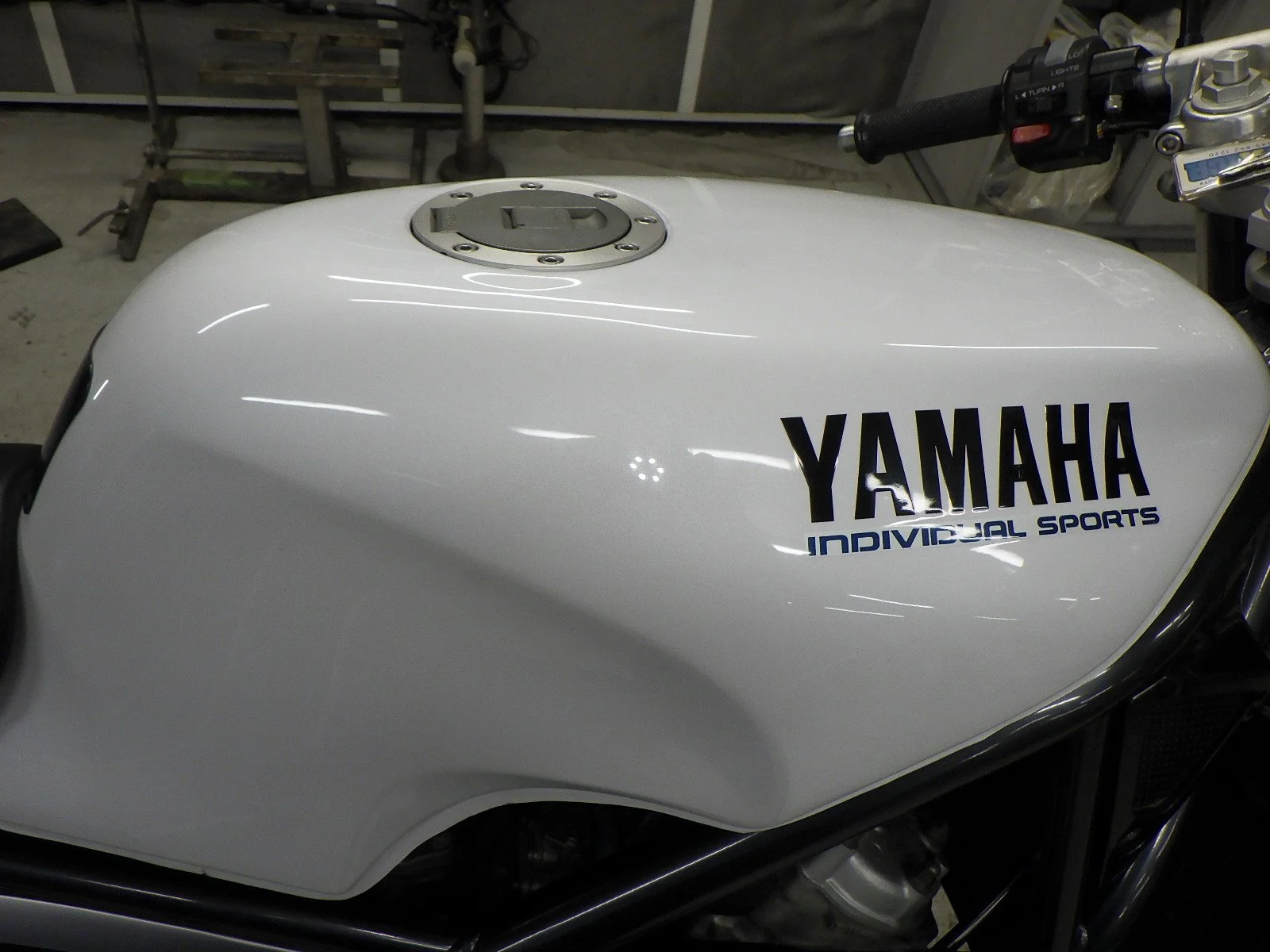 Yamaha R1-Z 14.jpeg