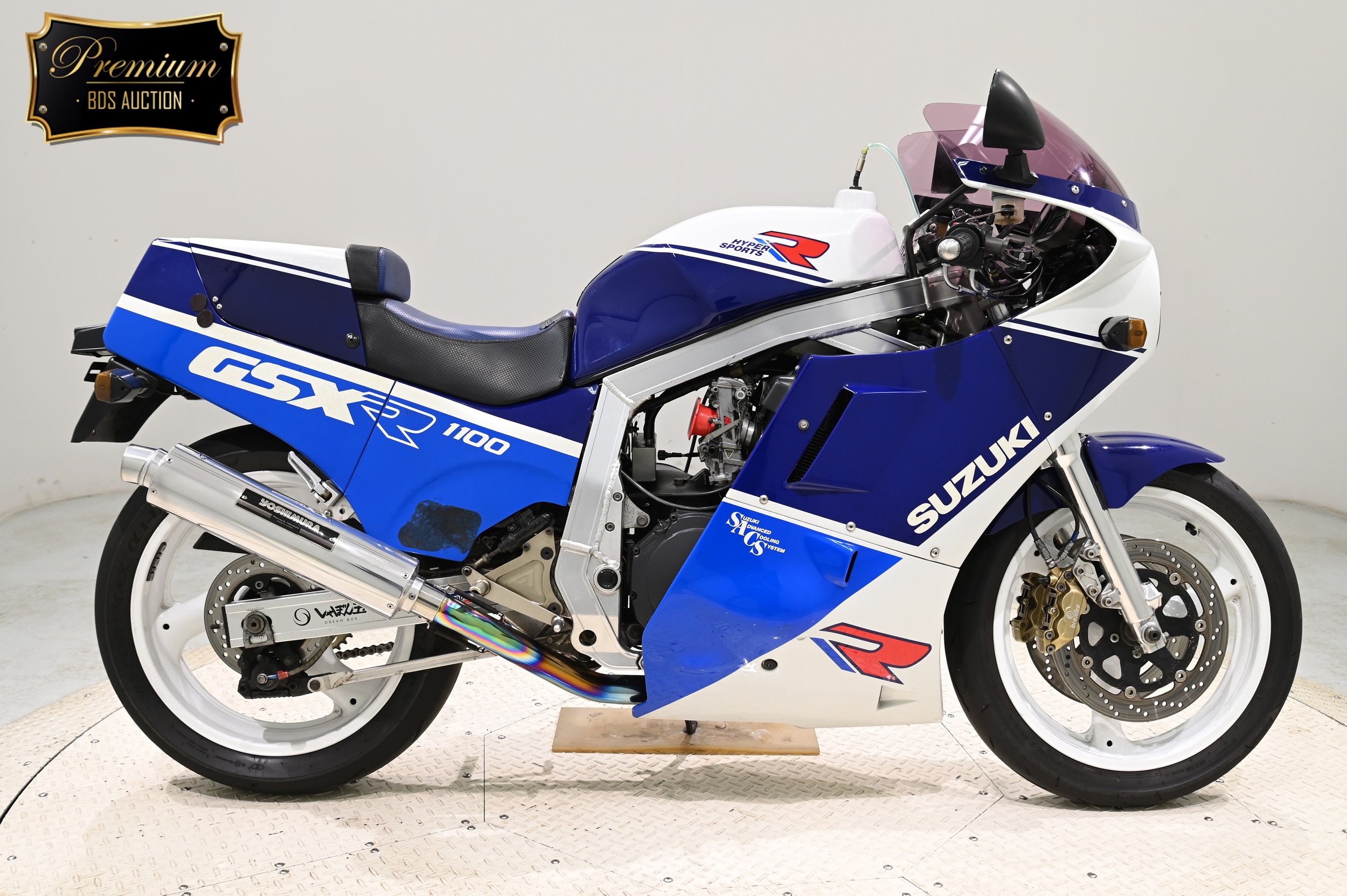 Suzuki GSX-R1100 - SOLD   Suzuki GSX-R1100 “GU74A” coming up for auction in Japan on Tuesday night (6/14). 36,200 miles (58,247km). Moto2 Imports can bid on, purchase and import this bike to the US for interested buyers. Super clean bike
