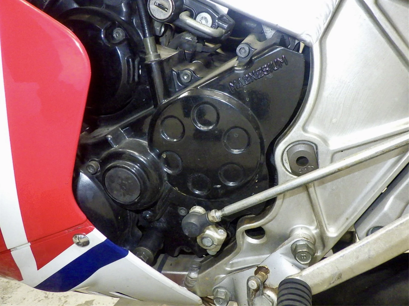 Yamaha RZV500R 8.jpg
