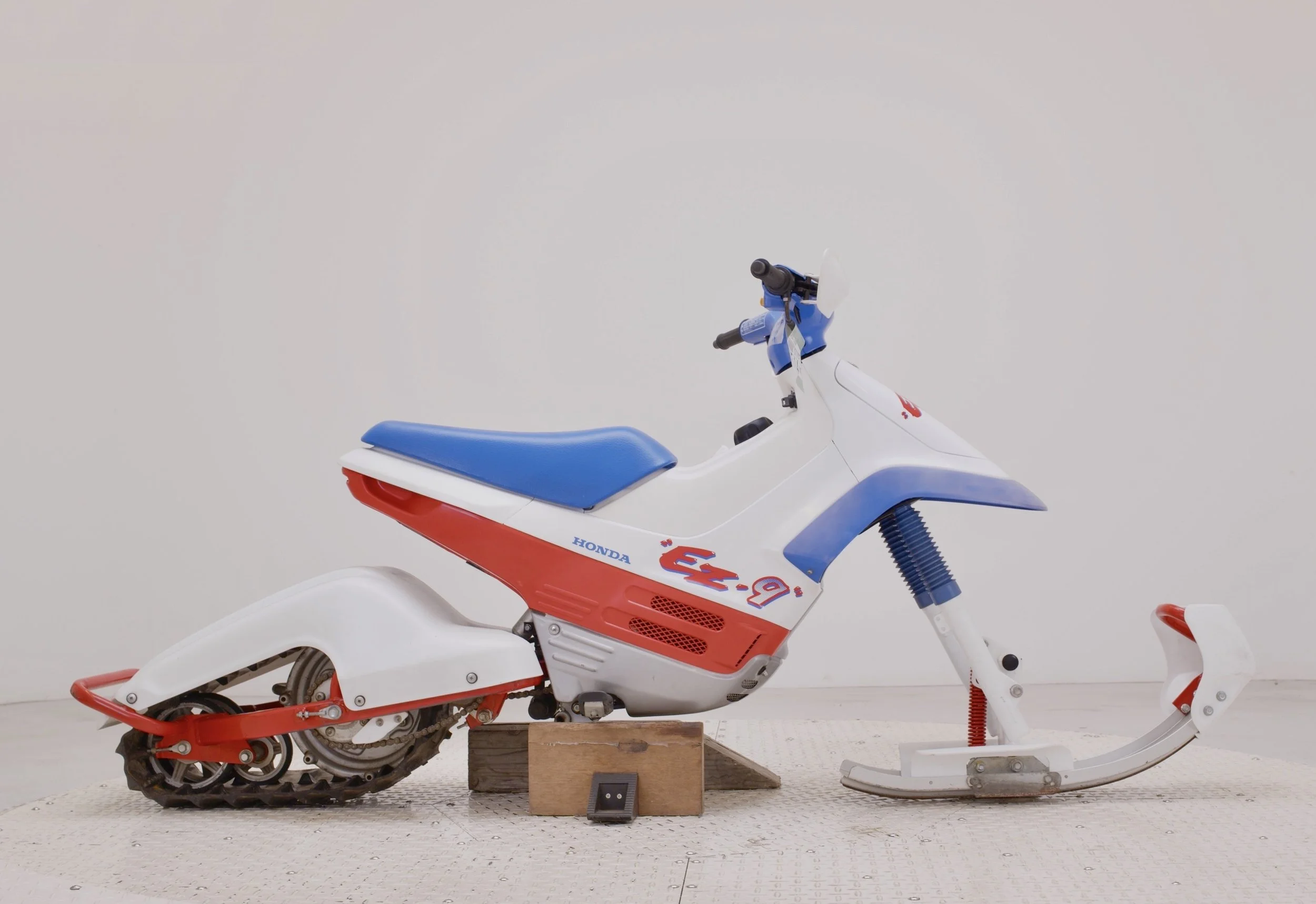 Honda EZ Snow 90 1 copy.jpg