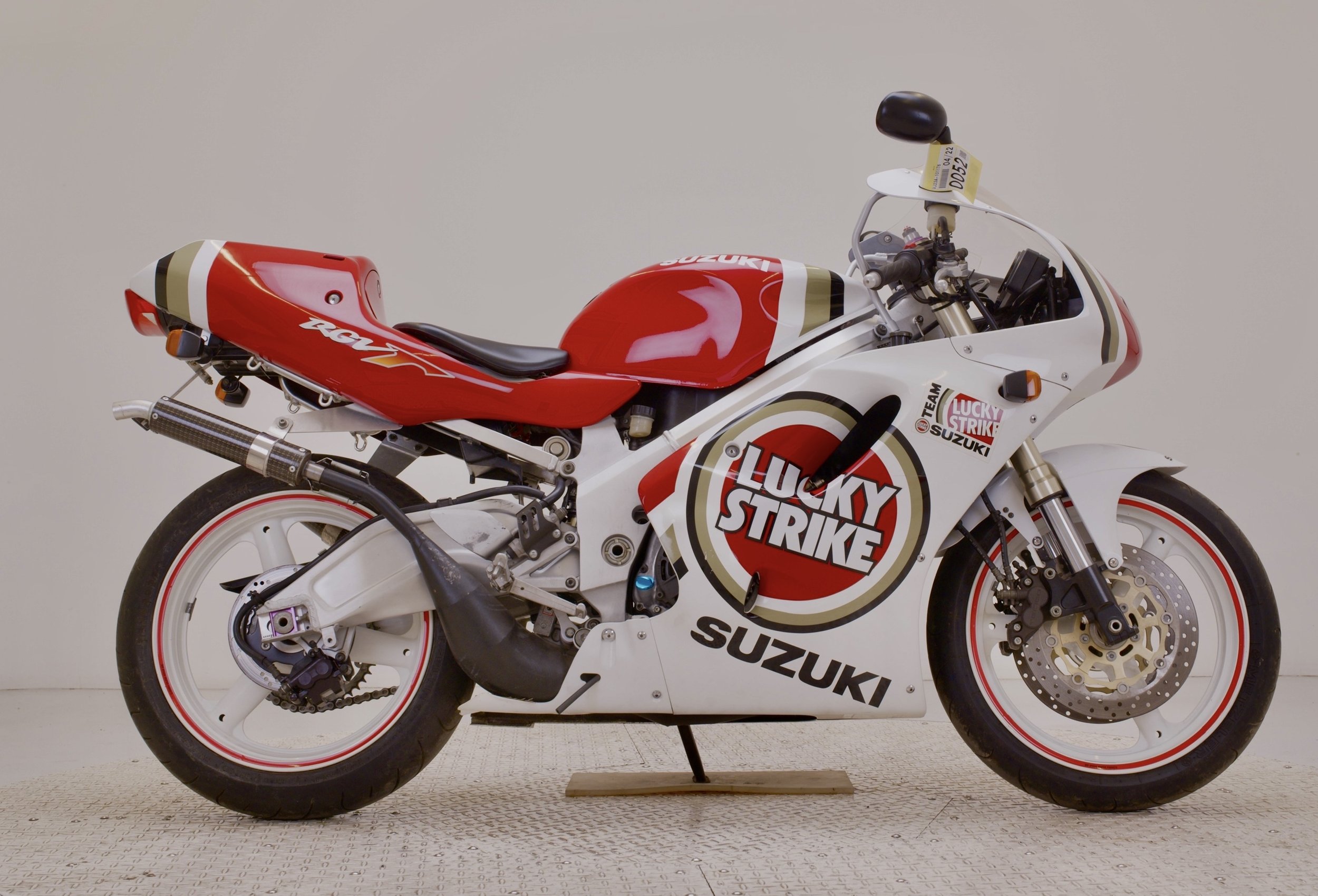 Suzuki RGV250 VJ23 SP 1 copy 3.jpg
