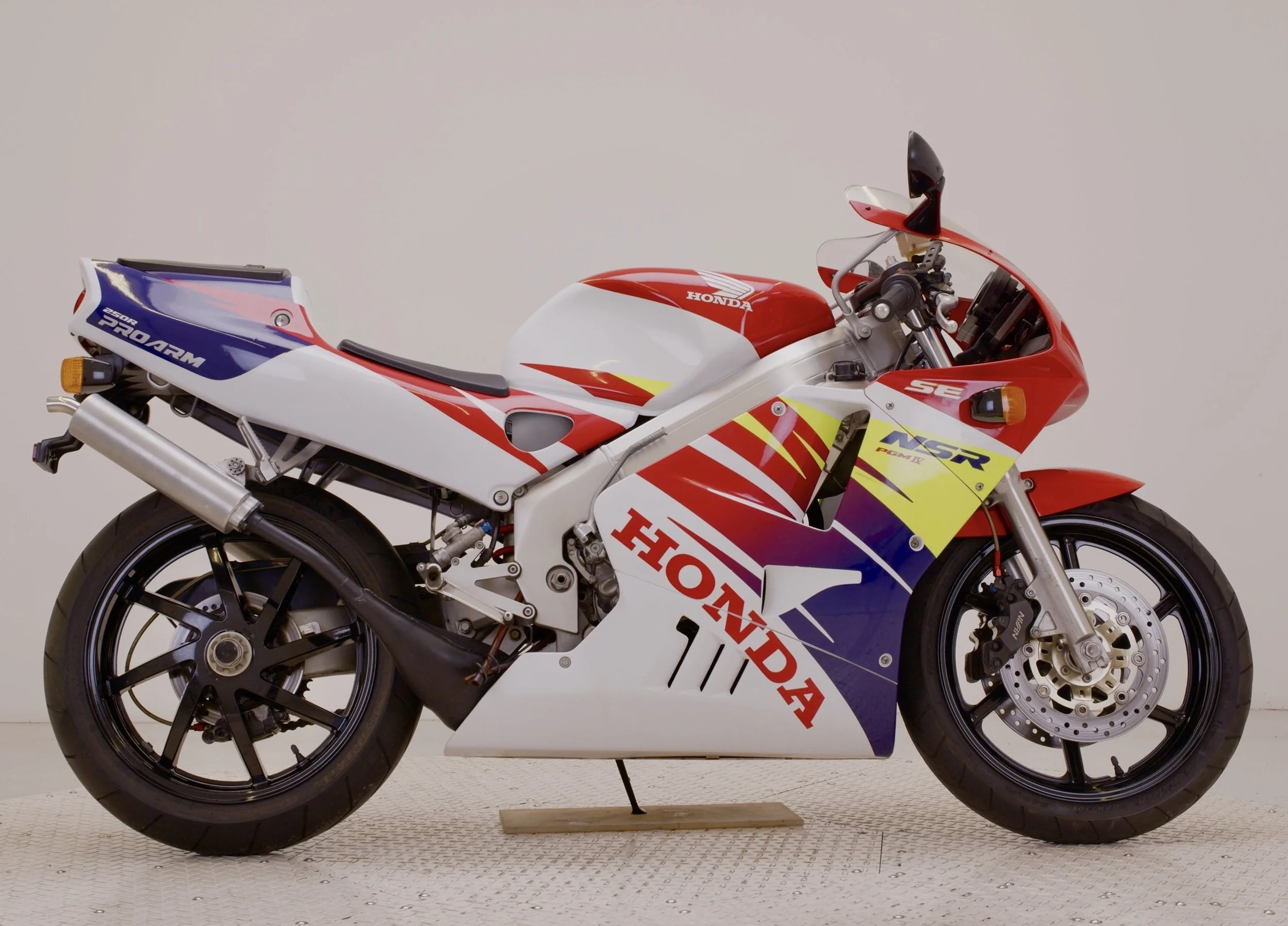 Honda NSR250 MC28 SE 1 copy 3.jpg