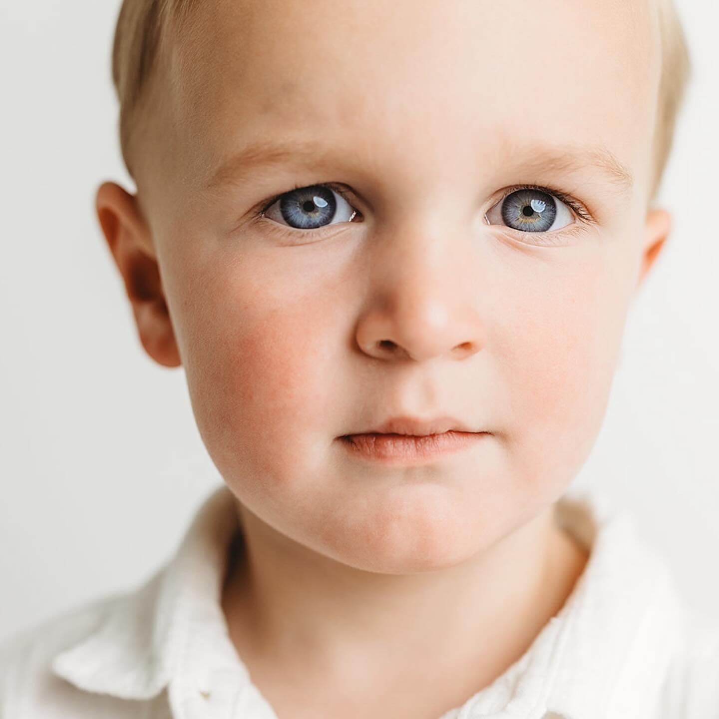 Sweet little session in the studio. Lately I&rsquo;ve been working out the boundaries of what can be accomplished in my little studio. In what ways can I  photograph a family in it? It&rsquo;s been very fun and very interesting. I love the variety of