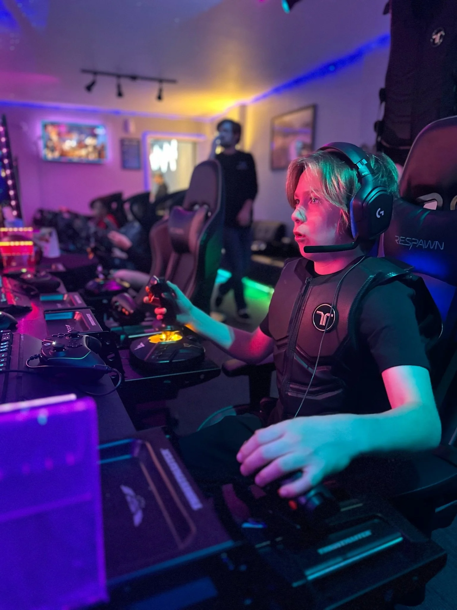 Flight and mech simulator, 2023