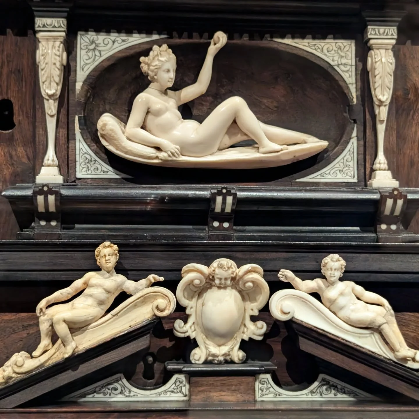 #morningatthemet #italianrenaissanceart #ivory

#nyctourguide