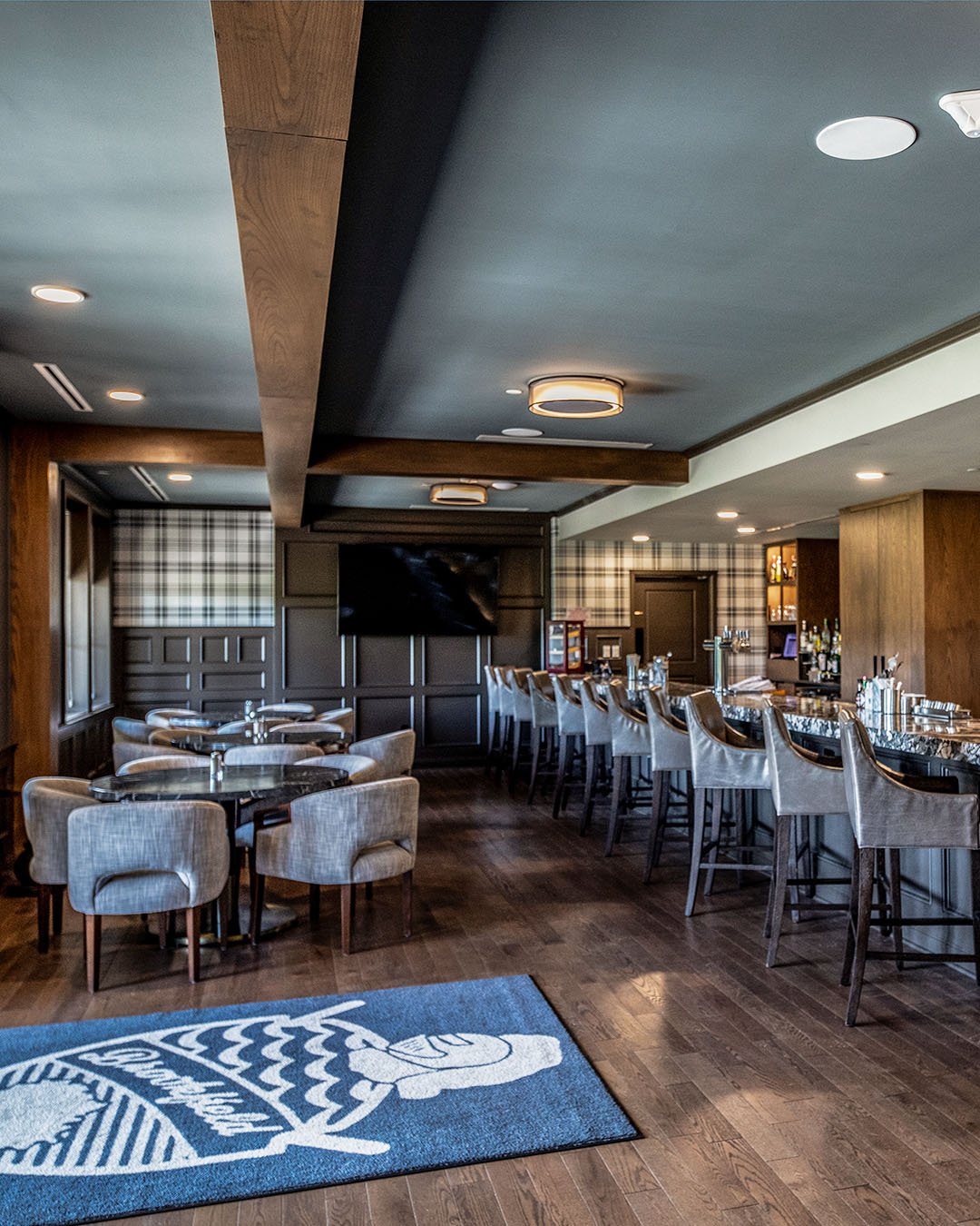 Brookfield Country Club lounge