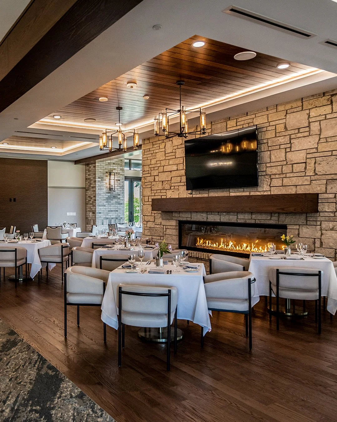 Brookfield Country Club dining room