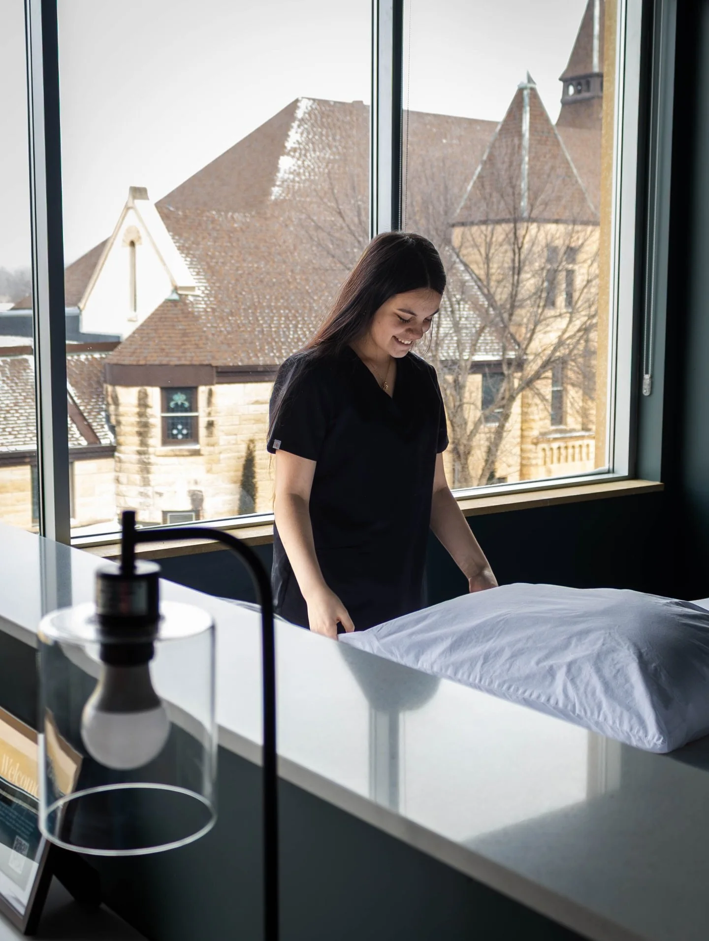 Fresh, clean, and thoughtfully prepared, our housekeeping team puts care into every detail so your stay feels perfect from the moment you walk in.#HotelAlexanderMN#HistoricCharm#BoutiqueHospitality#MankatoHotels#GuestFirst