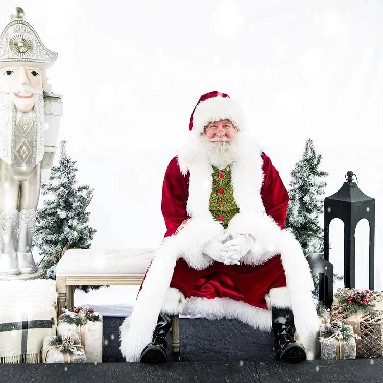 Tis the season, St. Johns (and beyond)! 🎄 Our SJM Annual Holiday Market is live and this year at the beautiful @theclaytheatre . Come shop local, feel the holiday magic and get your Christmas card photo with SANTA handled all in one stop. ✨

🆓 Free